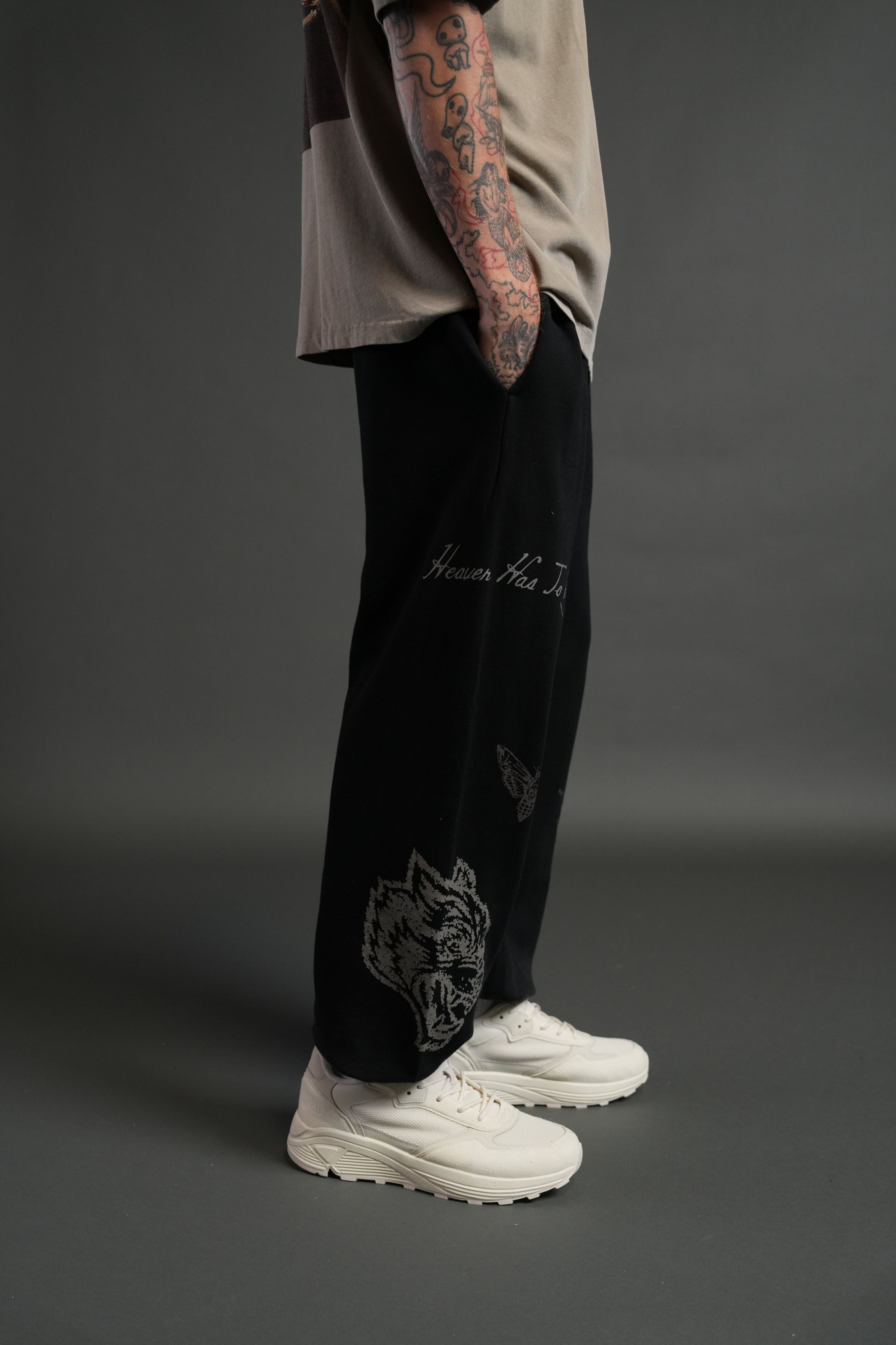 Sacred Flash Lightweight Lounger Sweat Pants in Black Drift Wash