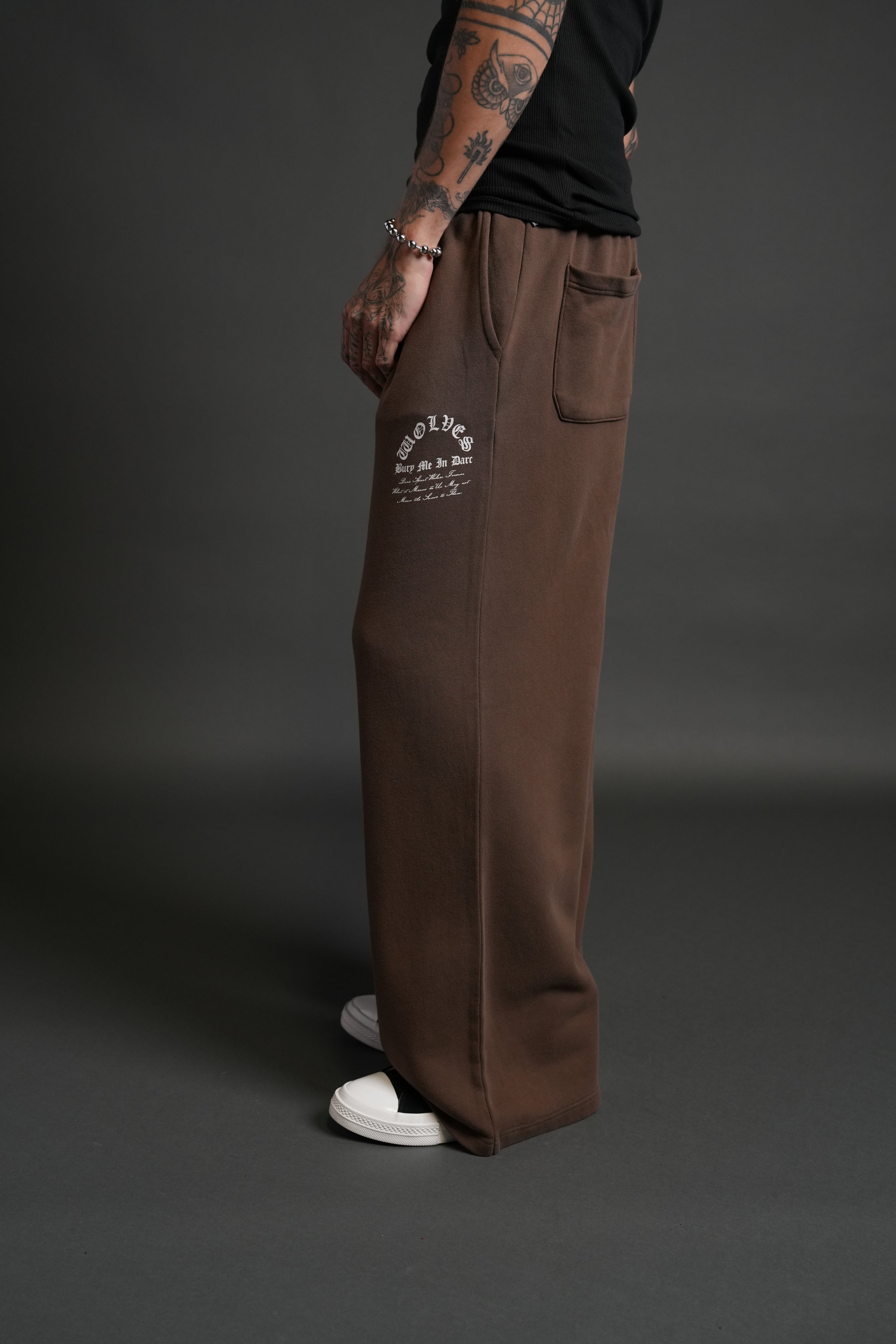 Bury Me in Darc Chopper Lennox Sweat Pants in Desert Dust Drift Wash