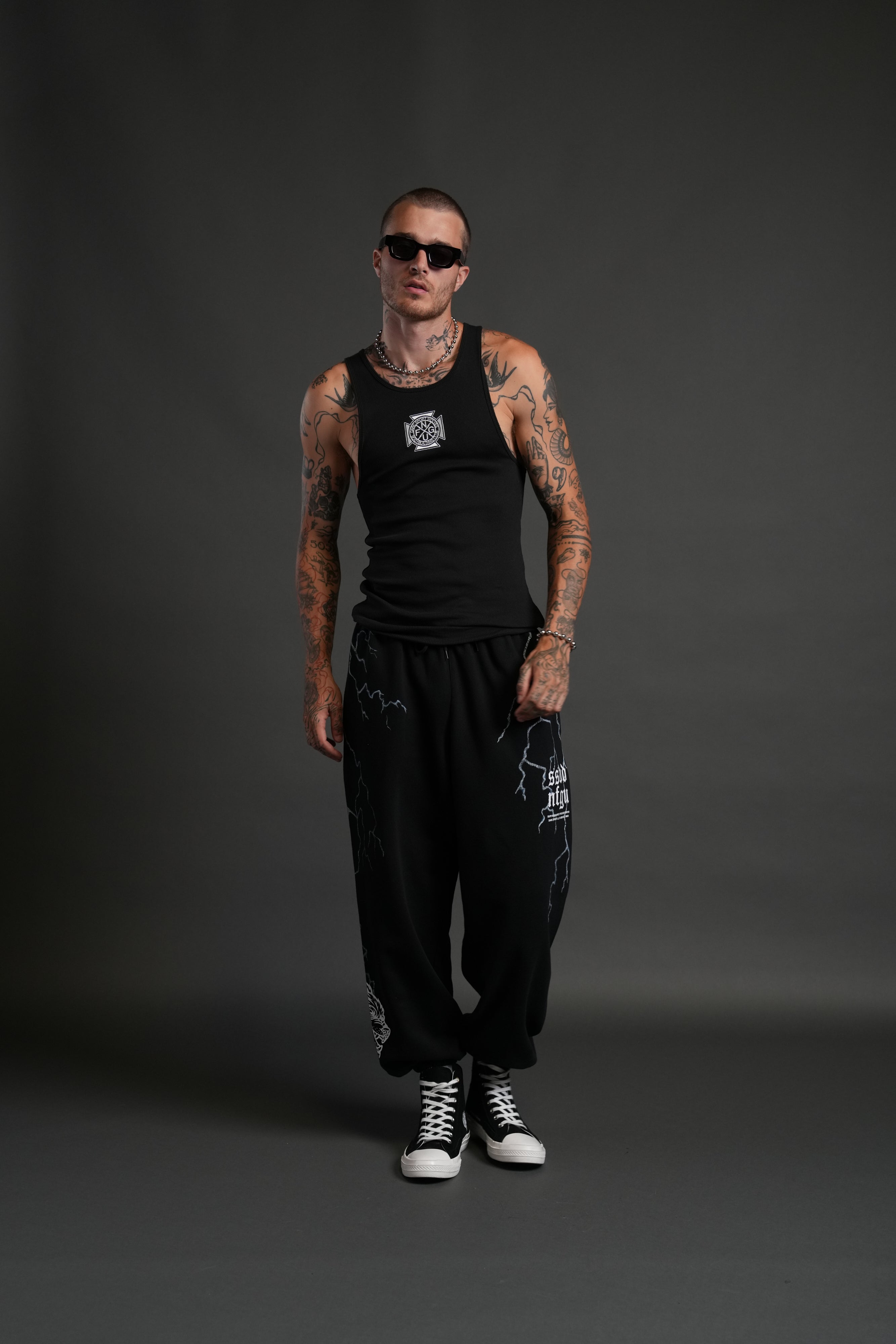 Darc Storm Lounger Sweat Pants in Black