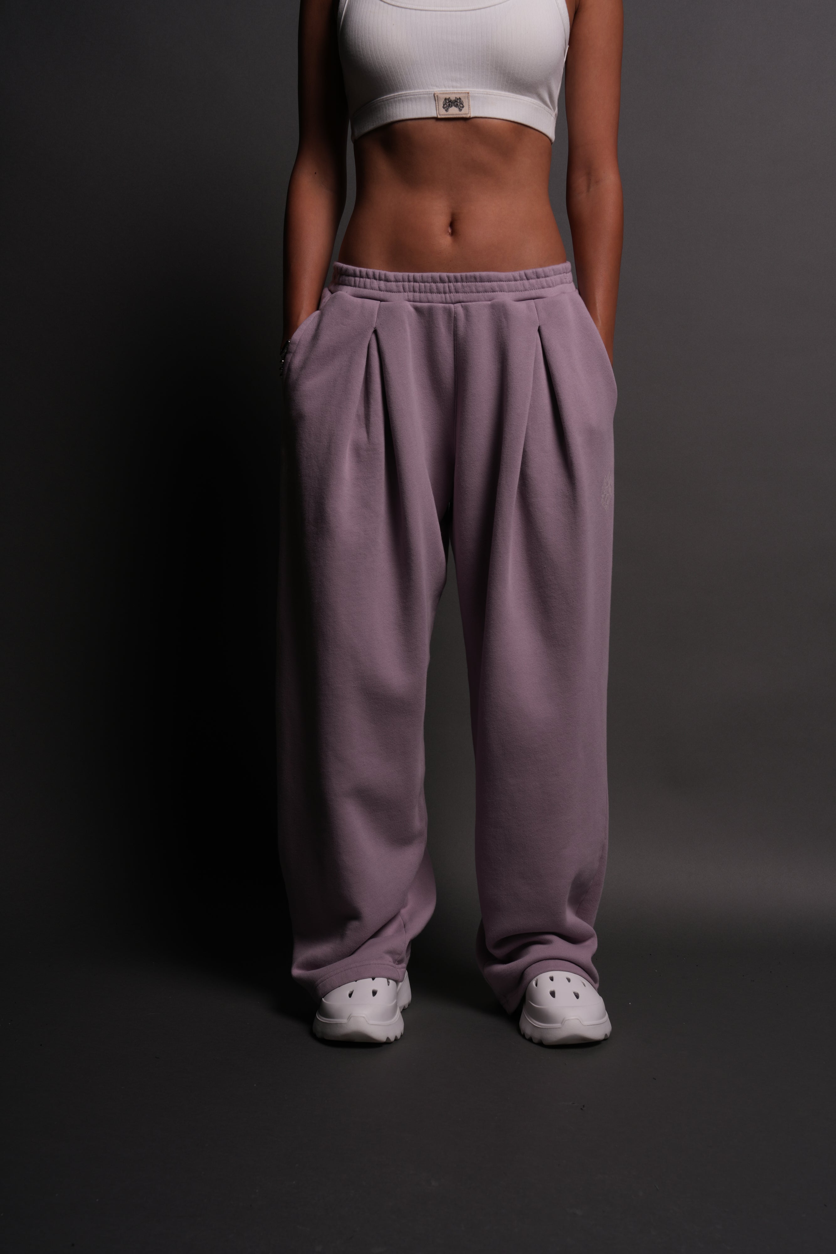 Chopper Appliqué "Yara" Pleated Sweat Pants V2 in Purple Smoke