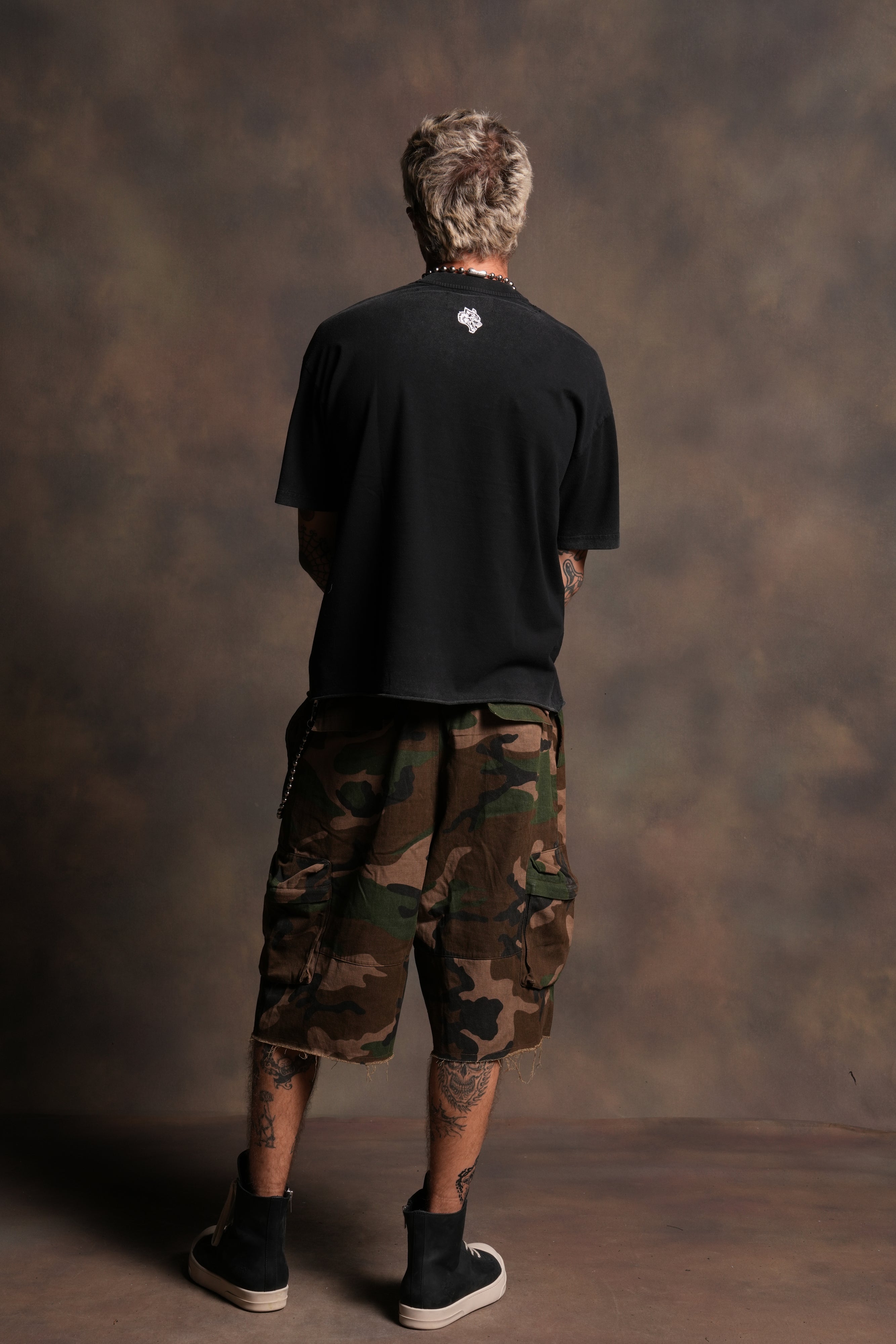 Darc Blossom Distressed Grunge Mid Length Raw Hem Tee in Washed Black
