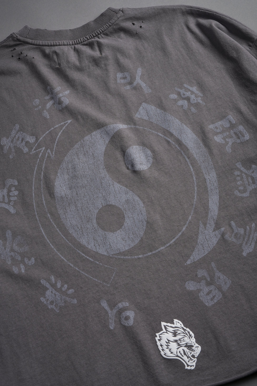 Bruce Lee Forever Distressed Grunge Box Cut Tee V2 in Slate Gray