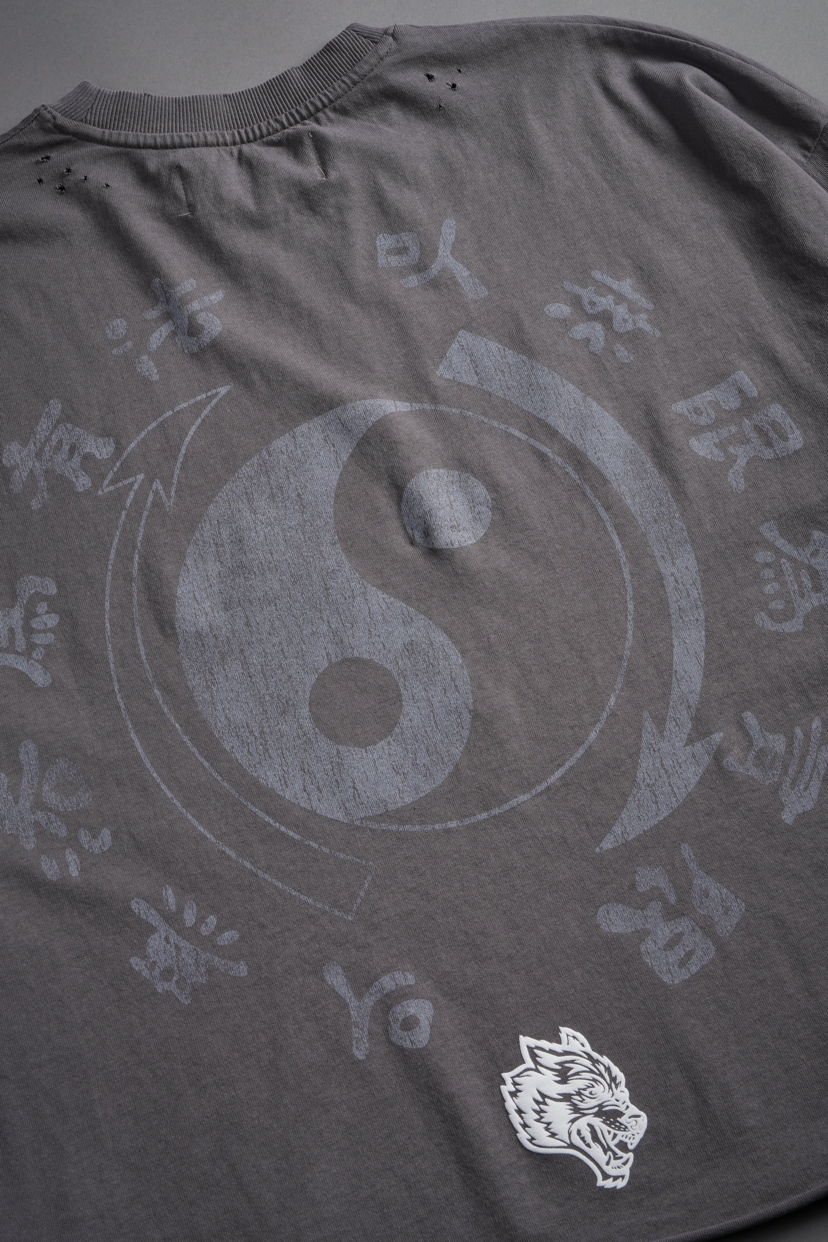 Bruce Lee Forever Distressed Grunge Box Cut Tee V2 in Slate Gray