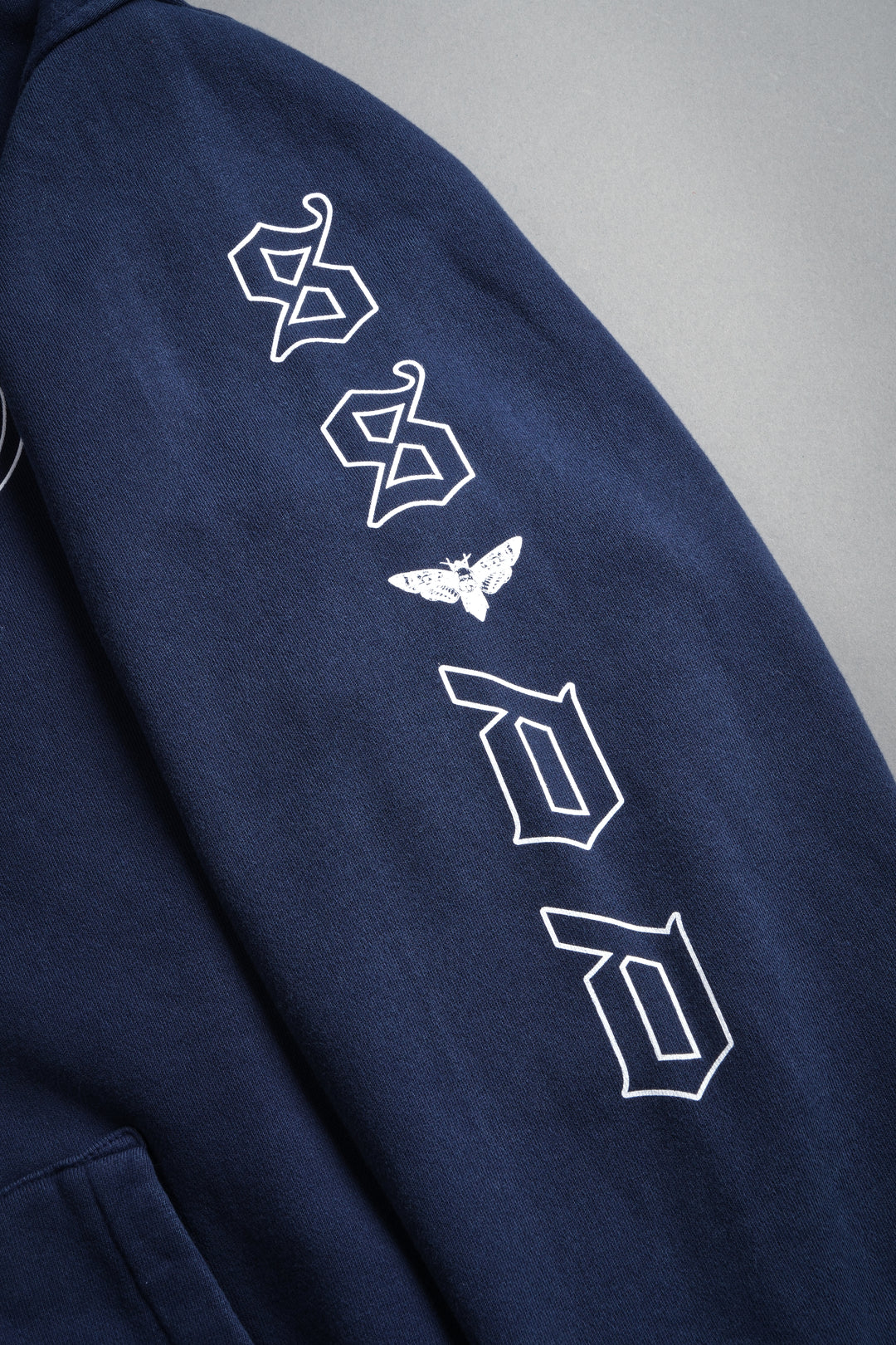 Kazoku Okami Bishop Hoodie in Navy