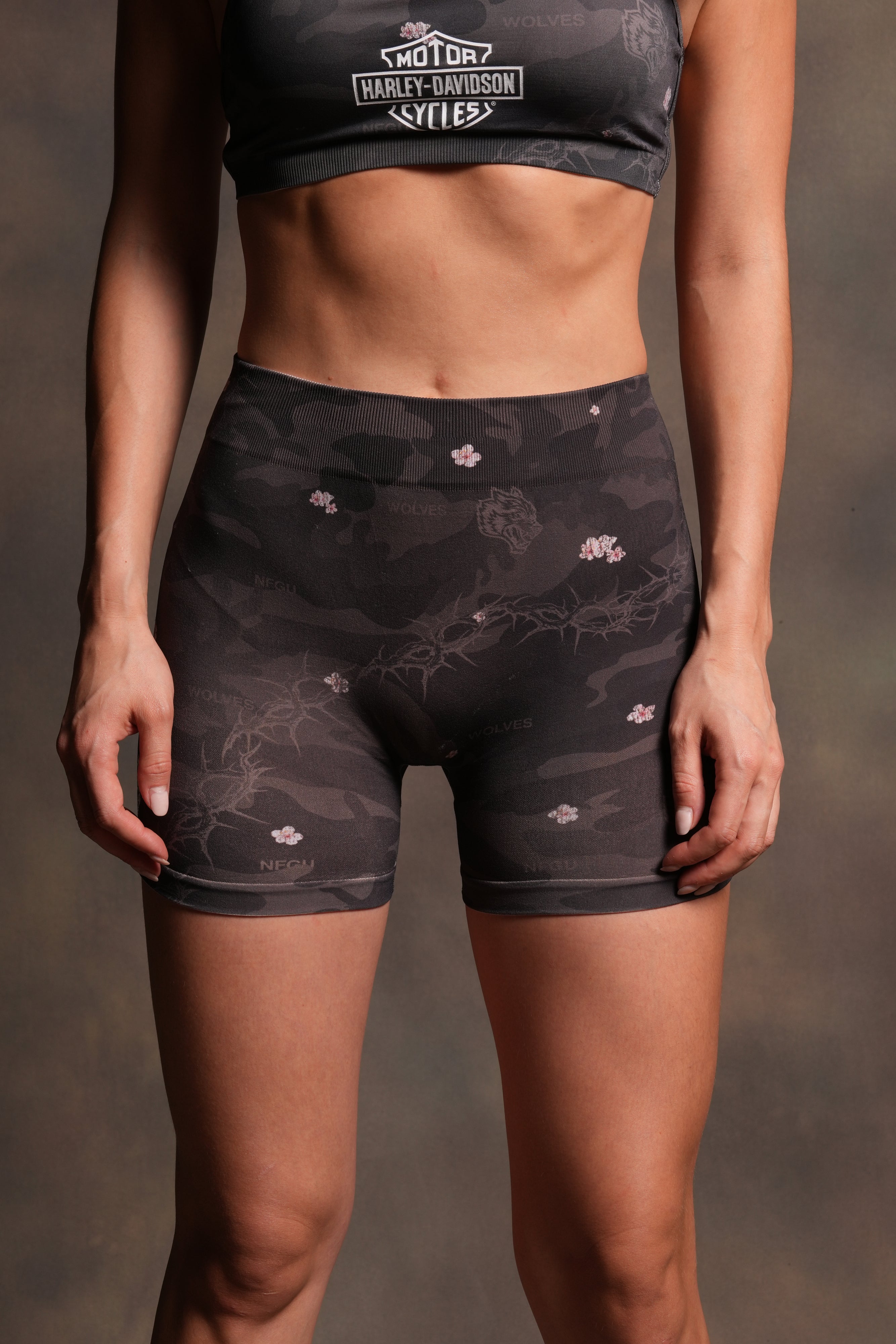 Dual Wolf Harlow Soft Seamless Shorts in Warrior In A Garden Black Camo