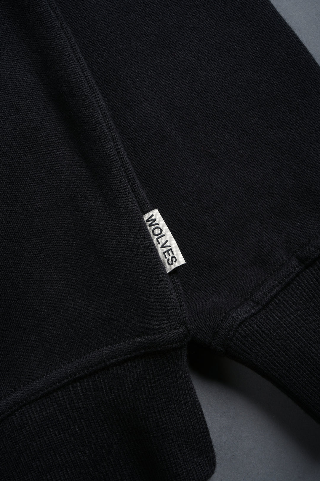 Wolf Head London Crewneck in Black
