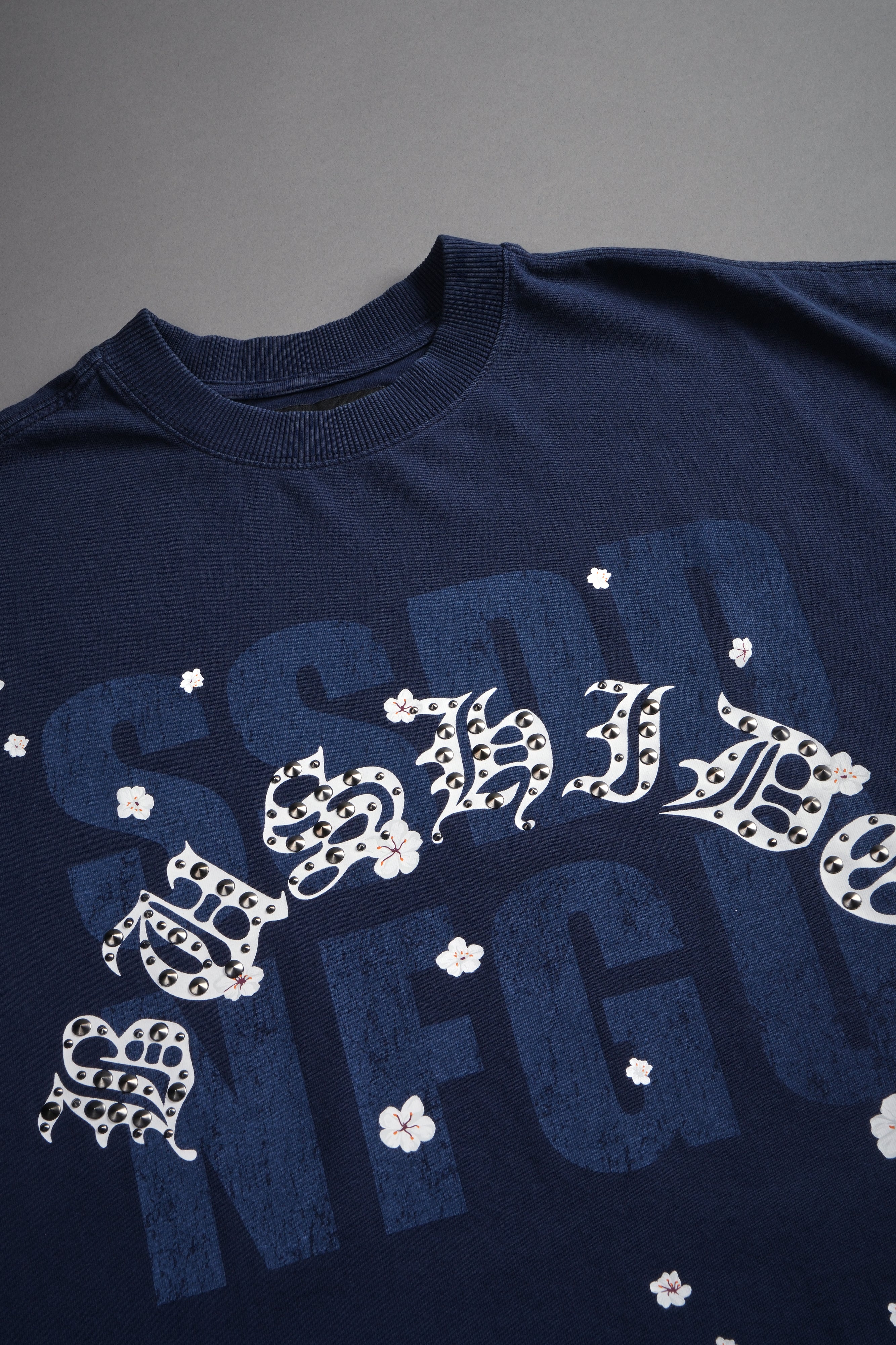 Ssddnfgu Bushido Grunge Cut-Off Mid Length Raw Hem Tee in Navy