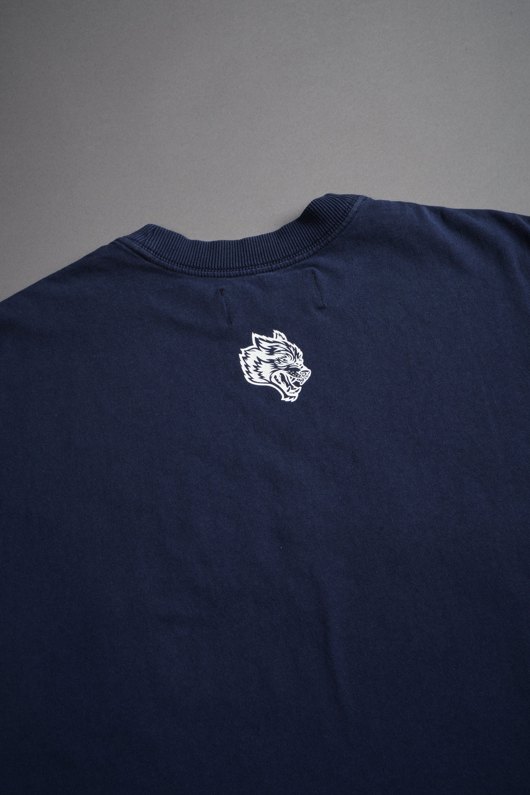 Ssddnfgu Bushido Grunge Cut-Off Mid Length Raw Hem Tee in Navy