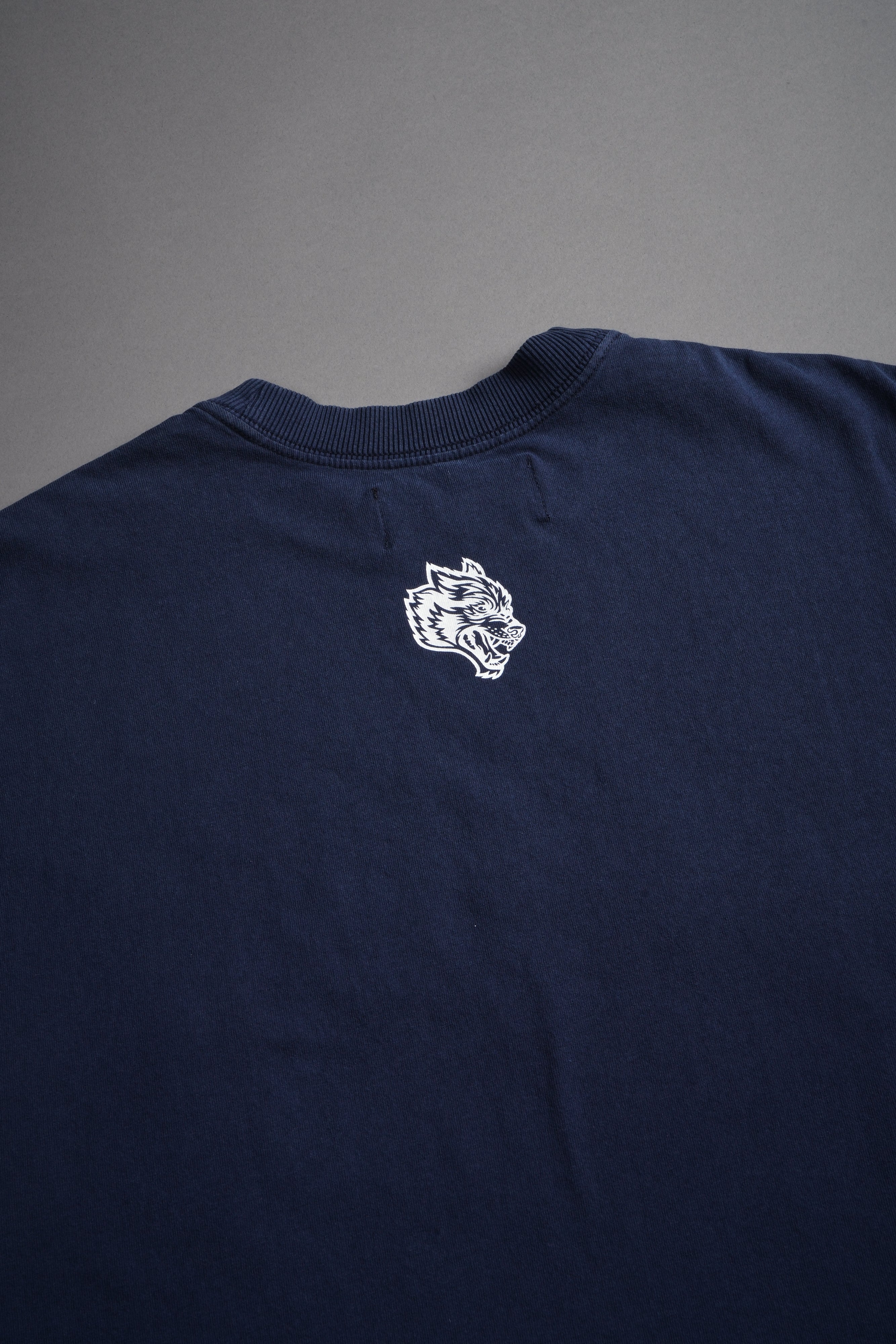 Ssddnfgu Bushido Grunge Cut-Off Mid Length Raw Hem Tee in Navy
