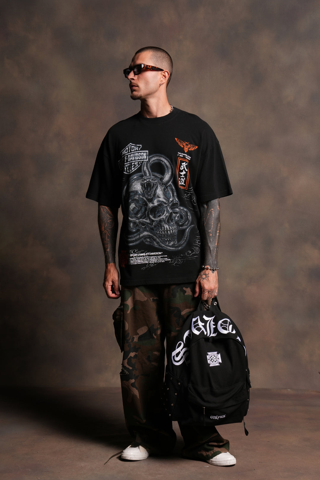 Wolves Chopper Everyday Backpack in Black