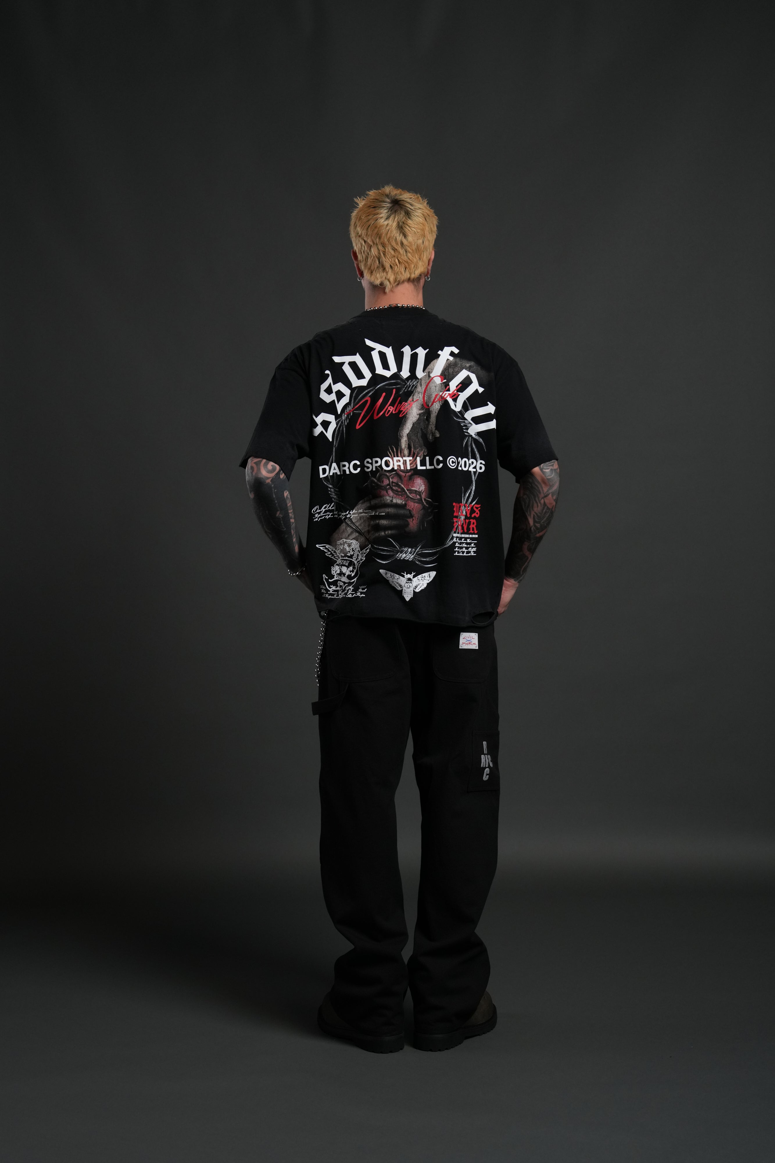 Mi Corazon Distressed Grunge Tee in Black Drift Wash