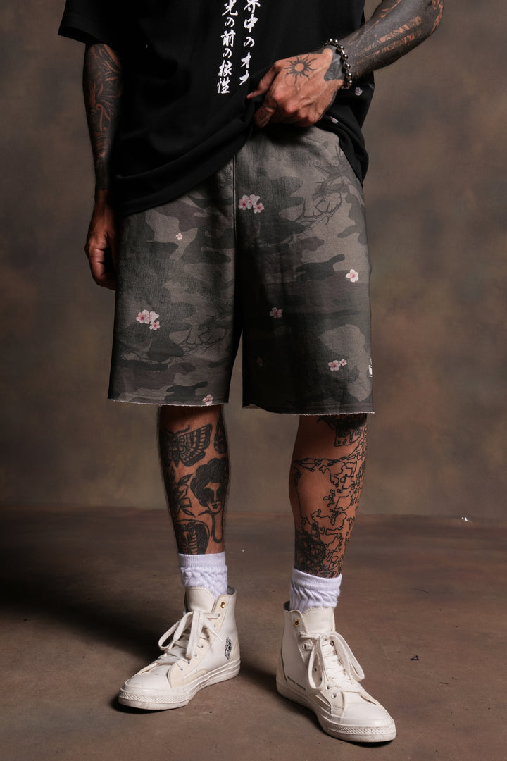 Harley-Davidson Wolves Grunge Oversized Raw Hem Post Lounge Sweat Shorts in Warrior In A Garden Green Camo