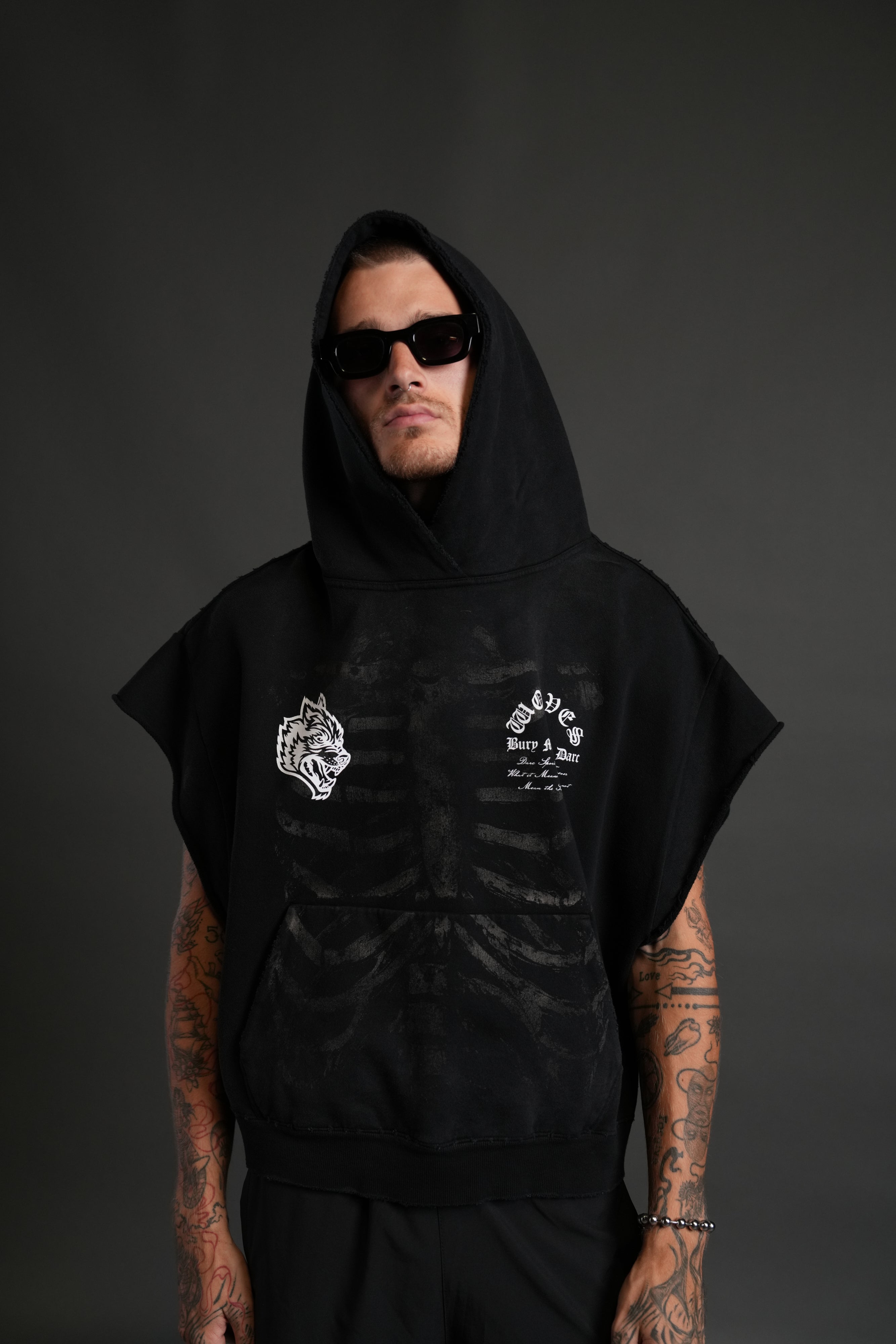 Bones Destroyed Grunge Gage Cap Sleeve Hoodie in Black Drift Wash