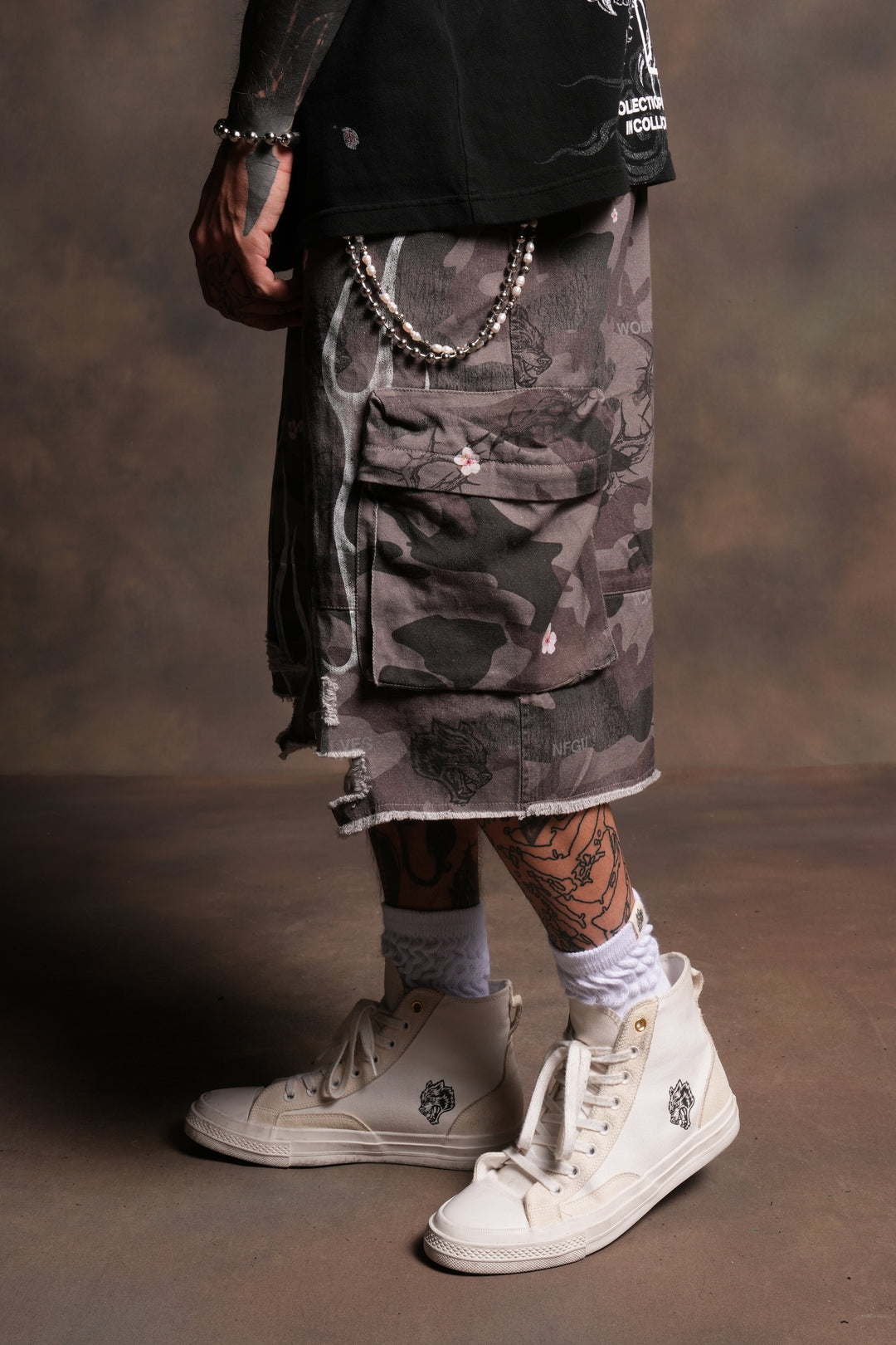 Darc Blossom Duke Cargo Shorts in Warrior In A Garden Green Camo