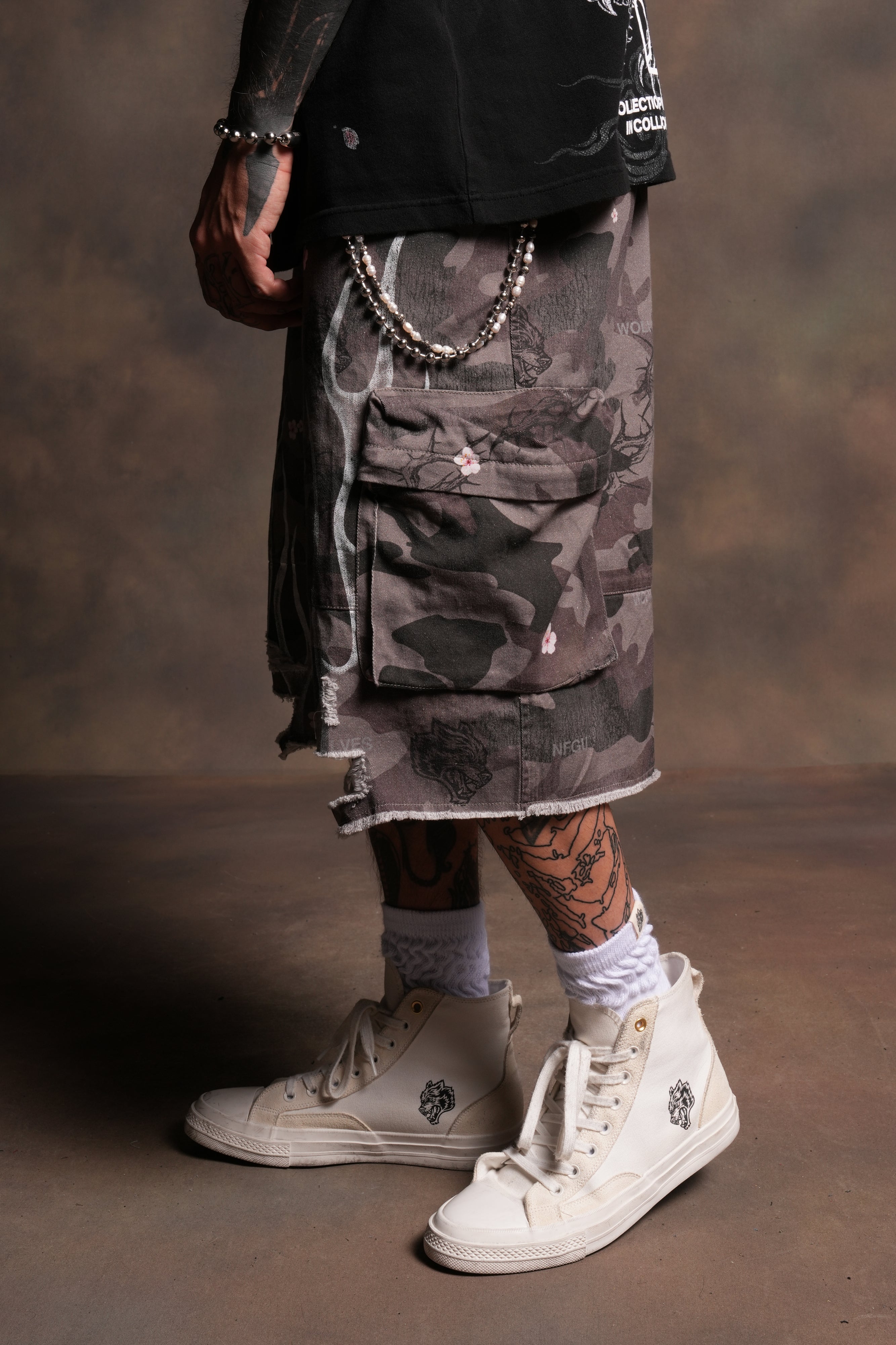 Darc Blossom Duke Cargo Shorts in Warrior In A Garden Green Camo