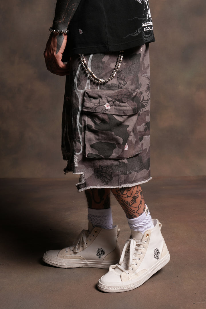 Darc Blossom Duke Cargo Shorts in Warrior In A Garden Green Camo