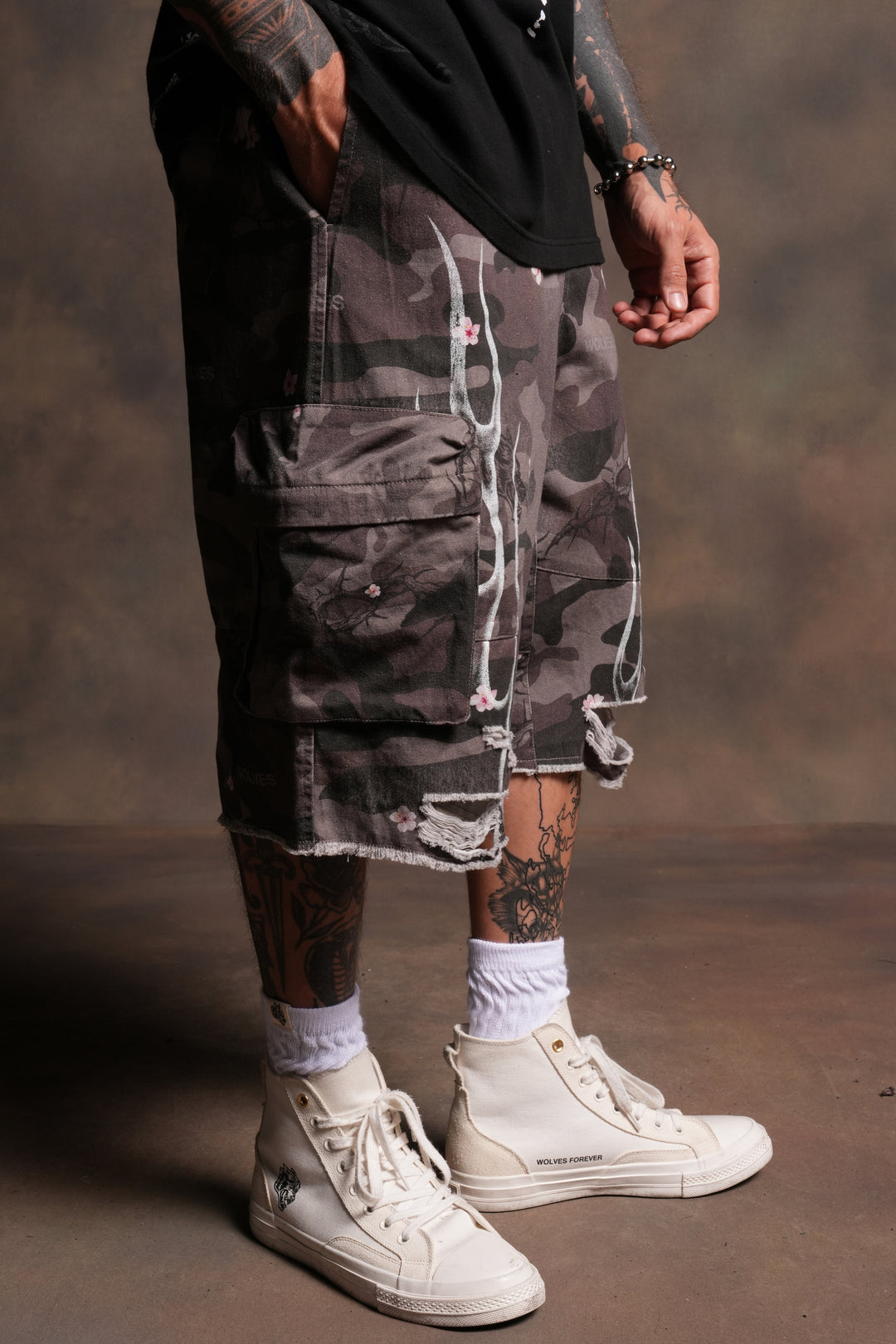 Darc Blossom Duke Cargo Shorts in Warrior In A Garden Green Camo