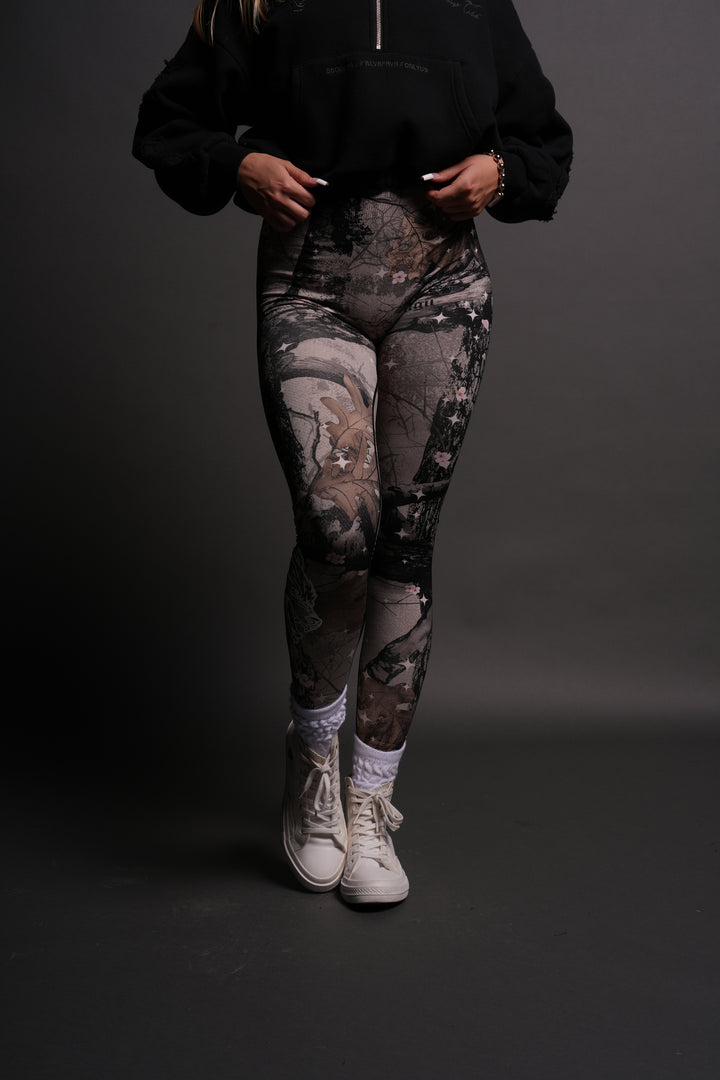 Big Wolf "Everson" Huxley Scrunch Leggings in Starry Blossom Woodland Camo