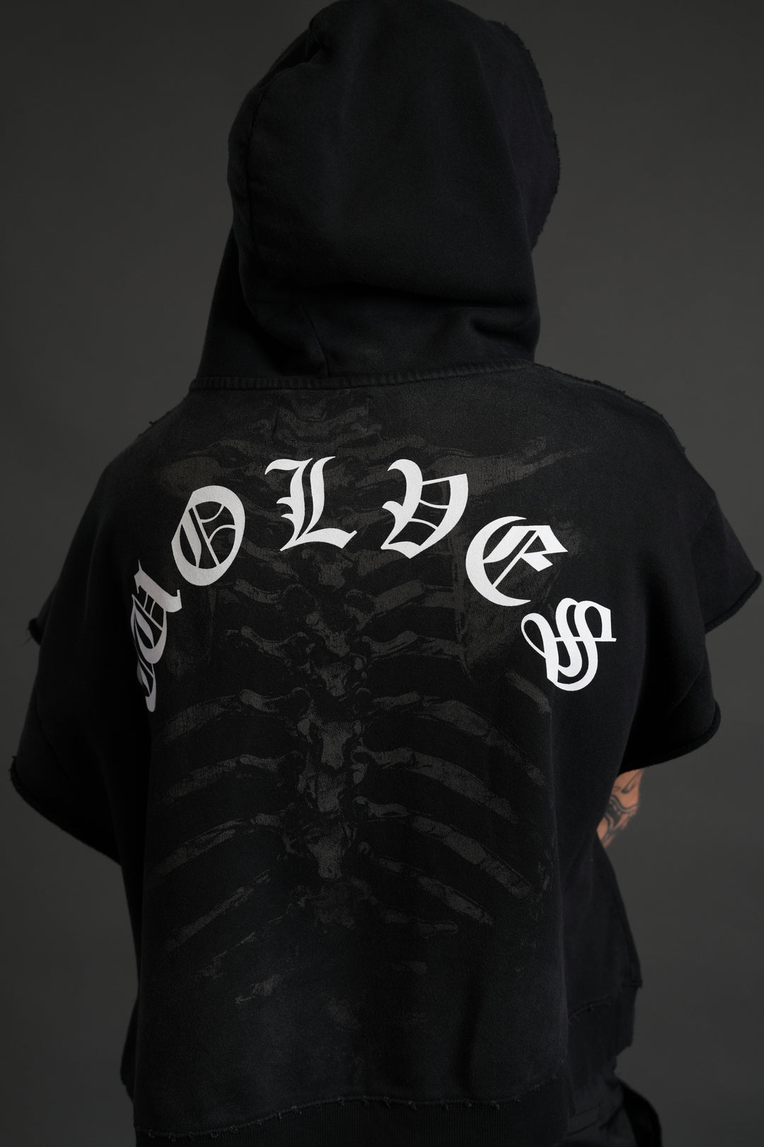 Bones Destroyed Grunge Gage Cap Sleeve Hoodie in Black Drift Wash