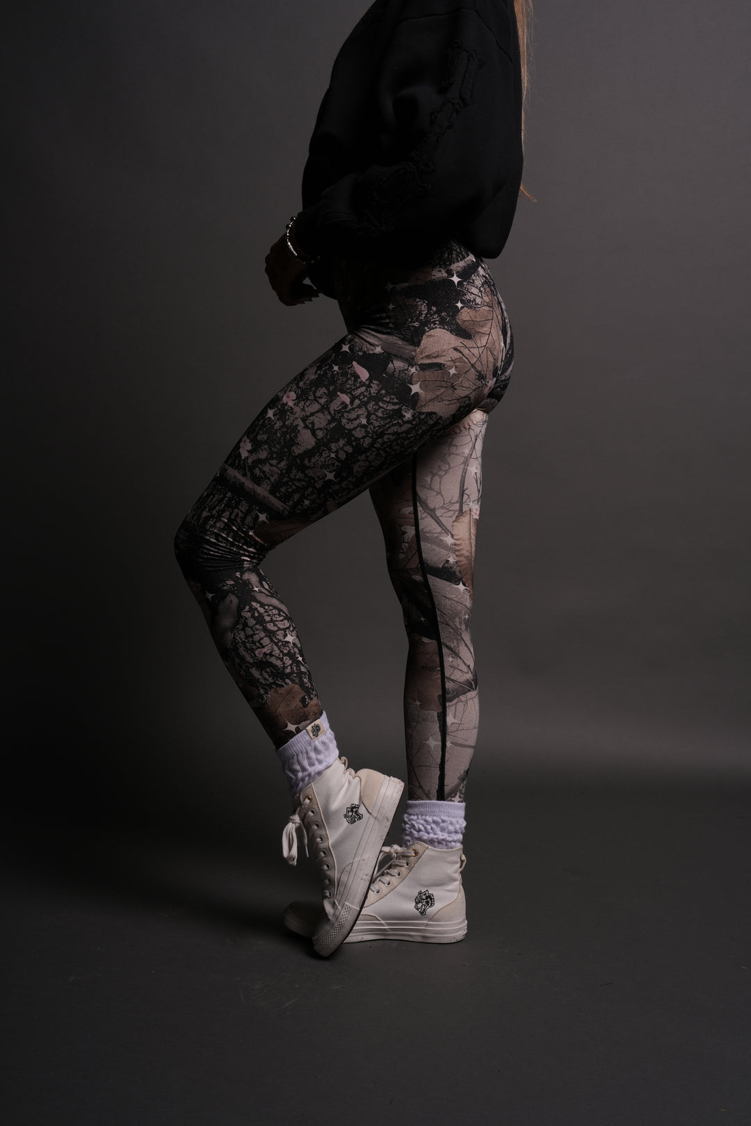 Big Wolf "Everson" Huxley Scrunch Leggings in Starry Blossom Woodland Camo