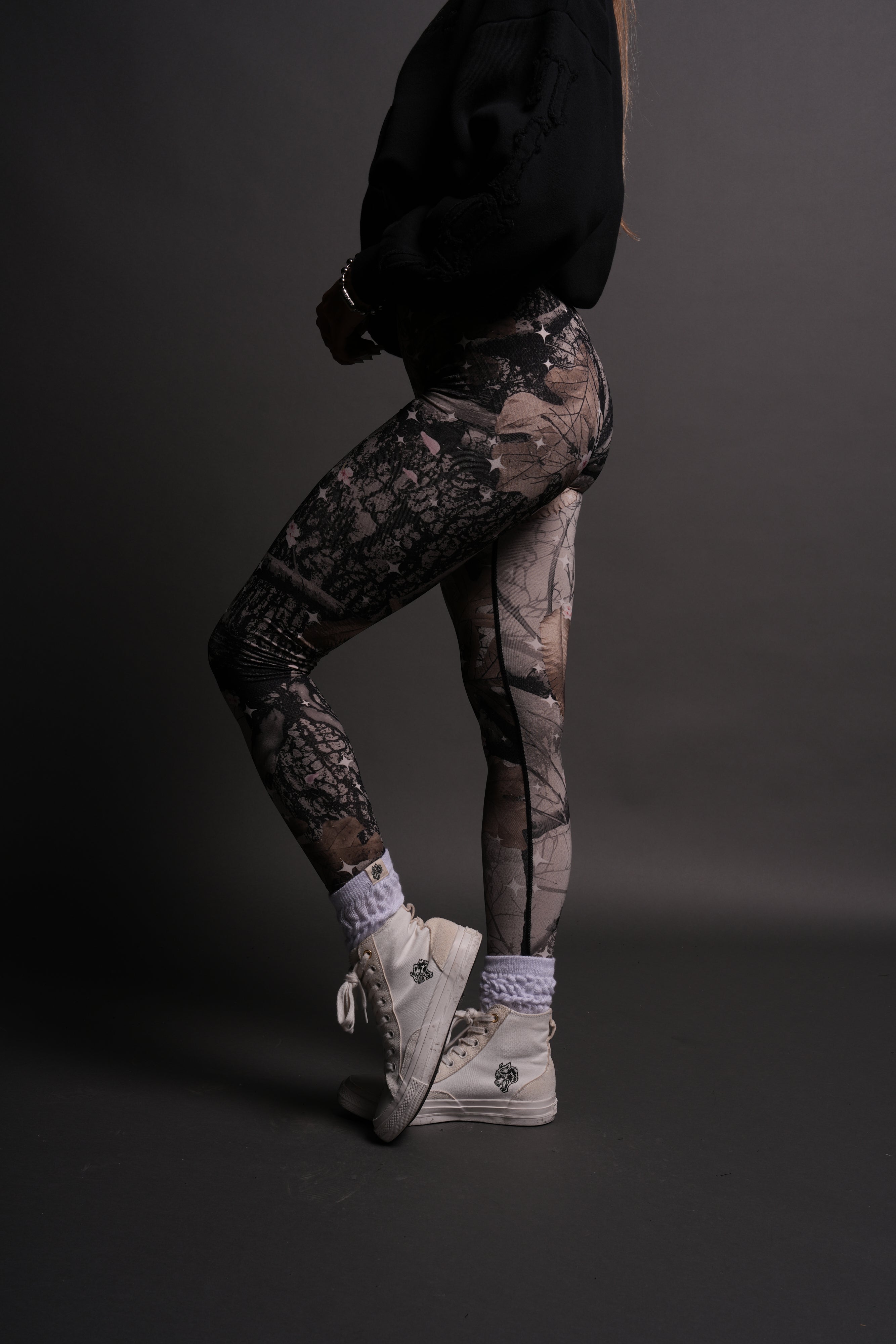 Big Wolf "Everson" Huxley Scrunch Leggings in Starry Blossom Woodland Camo