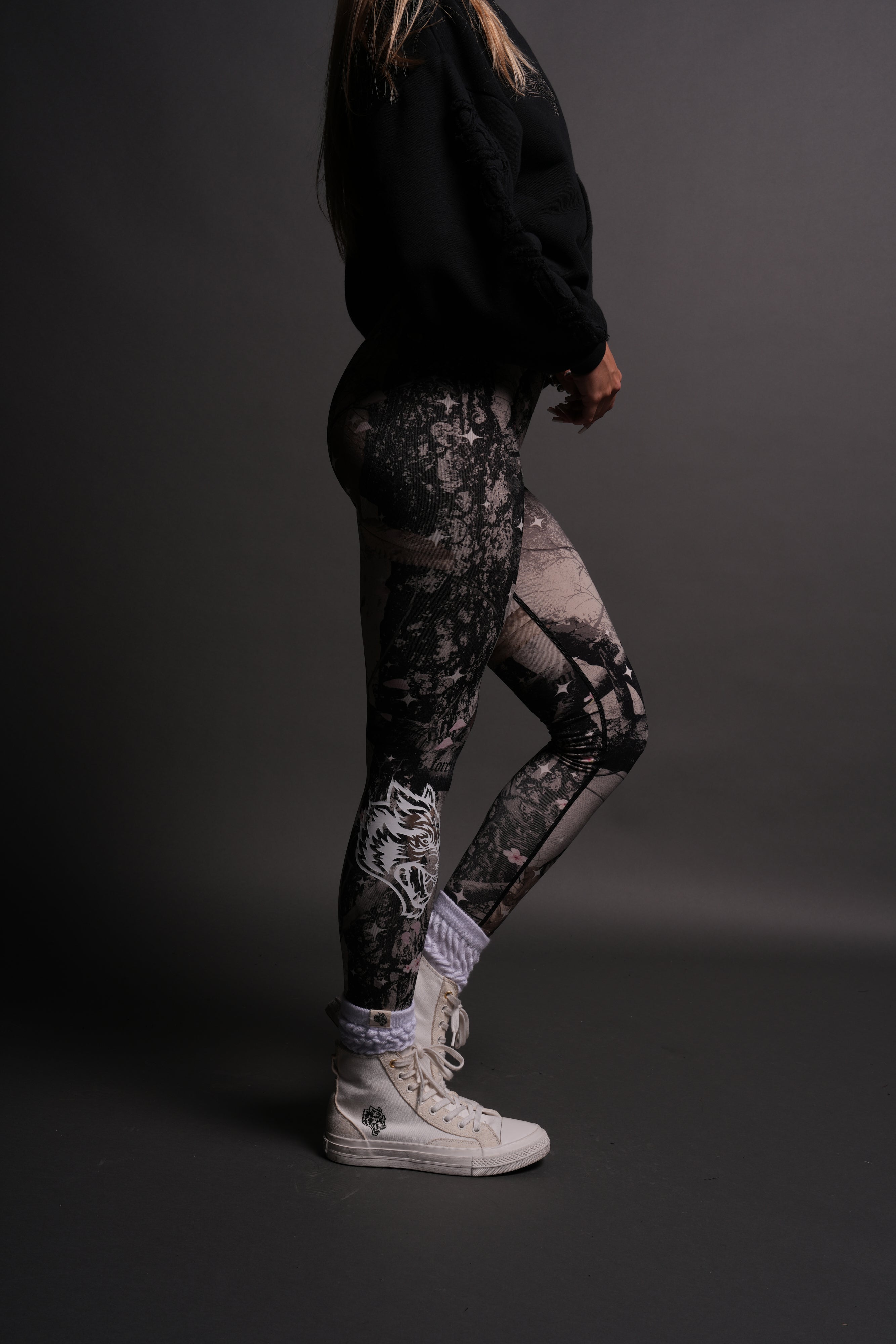 Big Wolf "Everson" Huxley Scrunch Leggings in Starry Blossom Woodland Camo