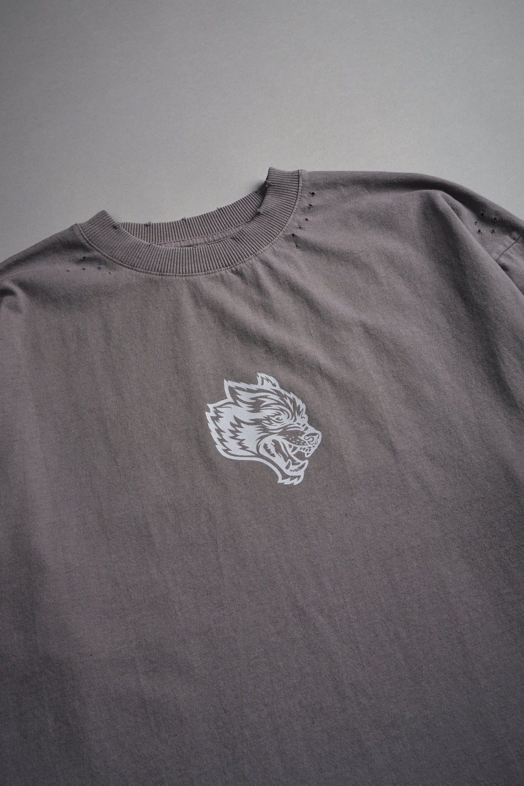 Wolves Oni Cherub Distressed Grunge Unisex Tee in Slate Gray