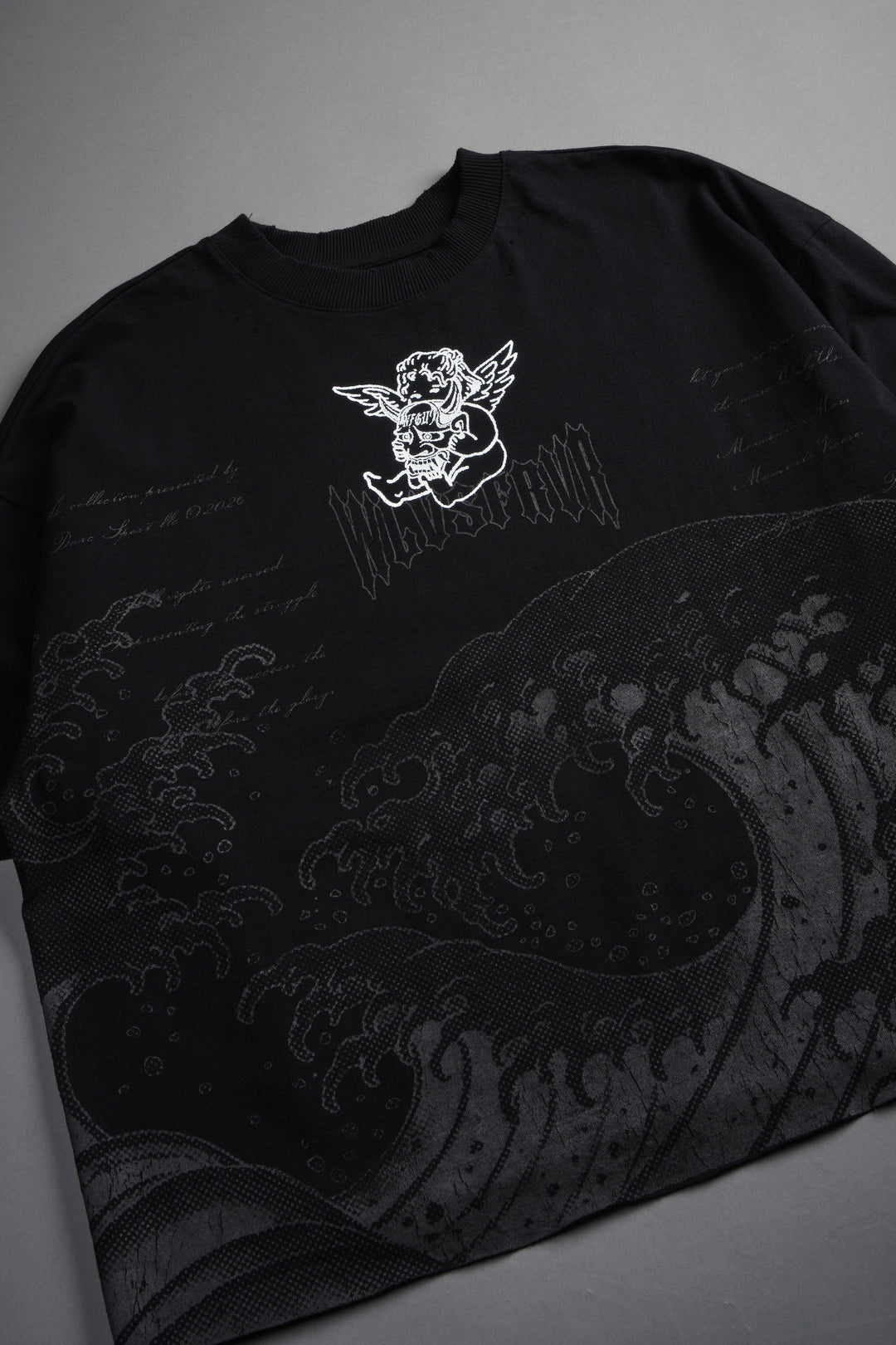 The Great Wave Distressed Grunge Box Cut Tee V2 in Black
