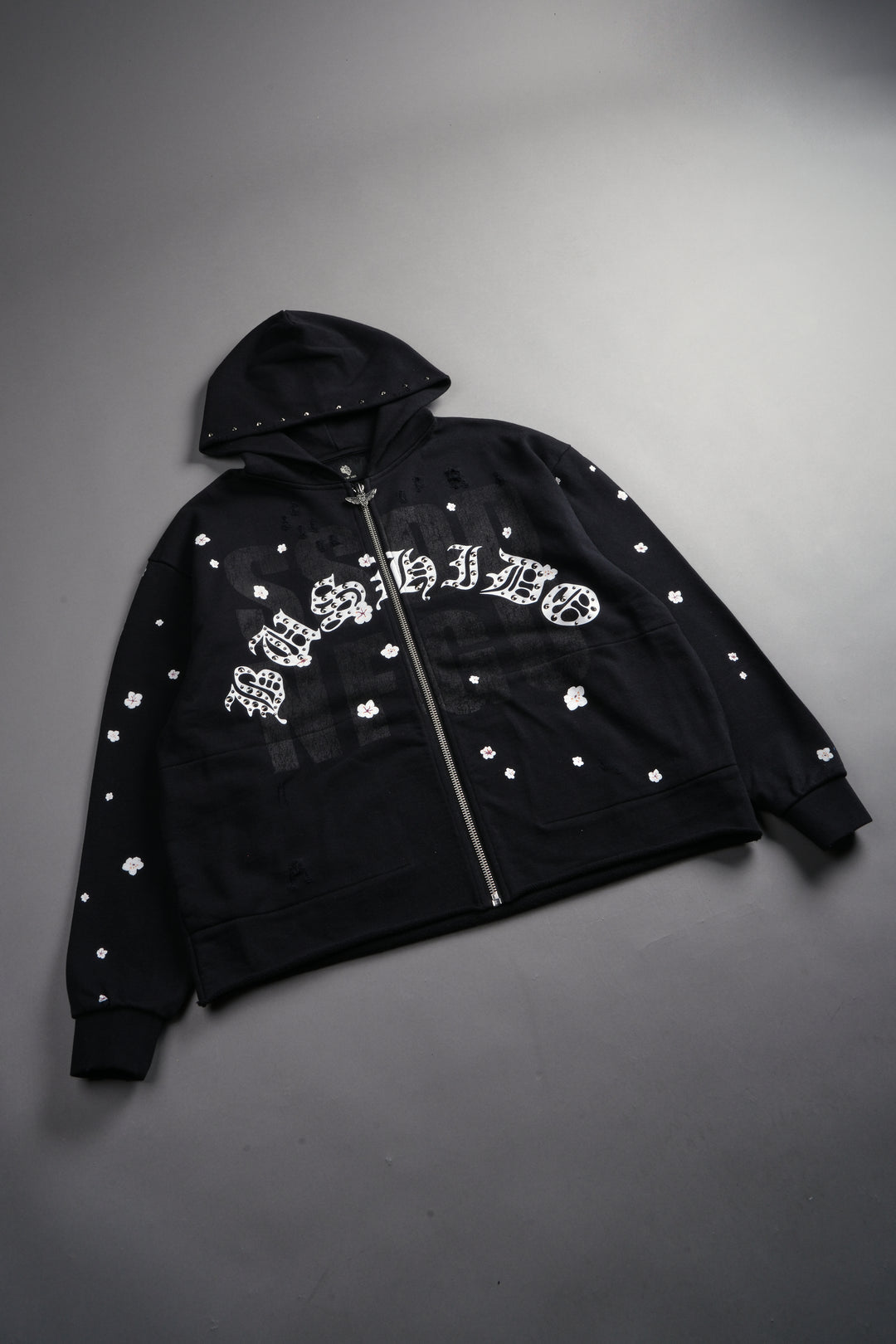 Ssddnfgu Bushido Distressed Grunge Mid Length Raw Hem Zip Hoodie in Black