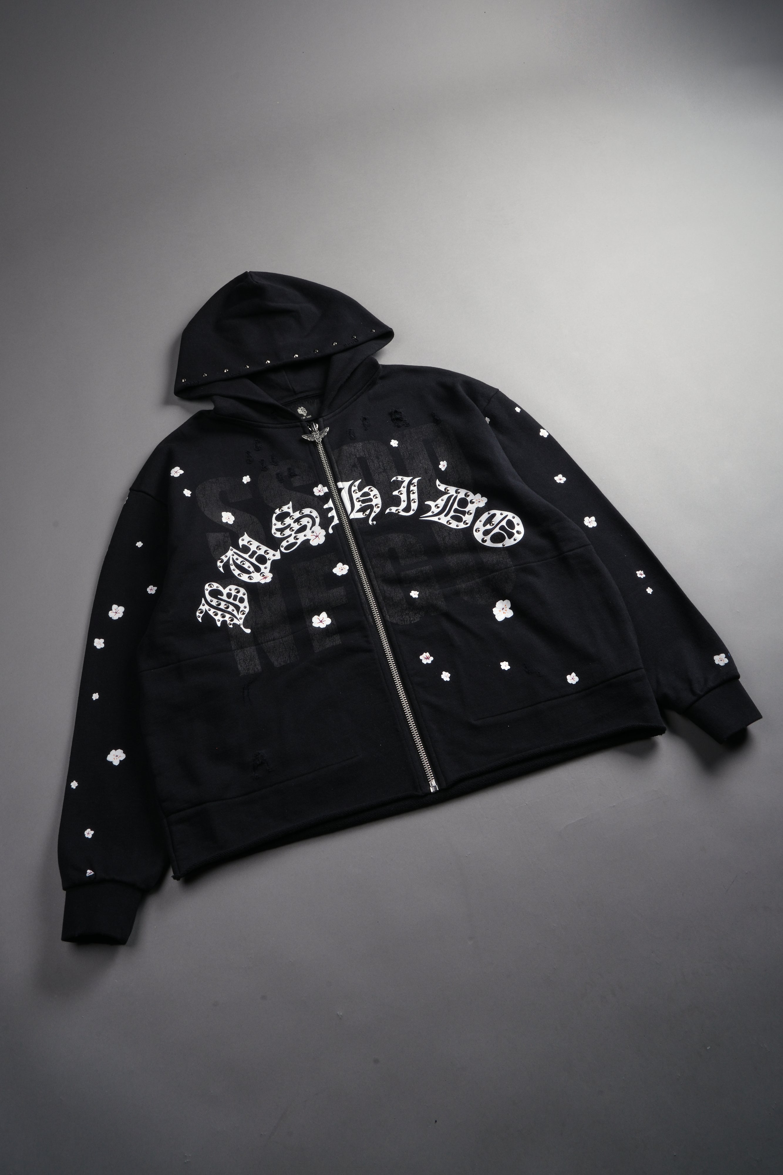 Ssddnfgu Bushido Distressed Grunge Mid Length Raw Hem Zip Hoodie in Black