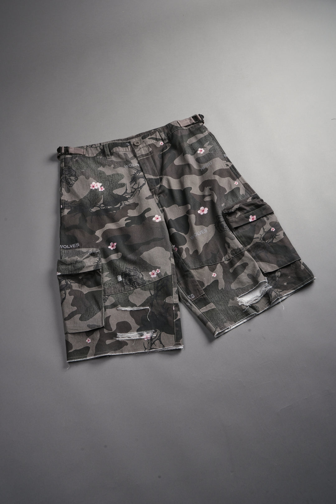Wolf Pyramid Duke Cargo Shorts in Warrior In A Garden Green Camo