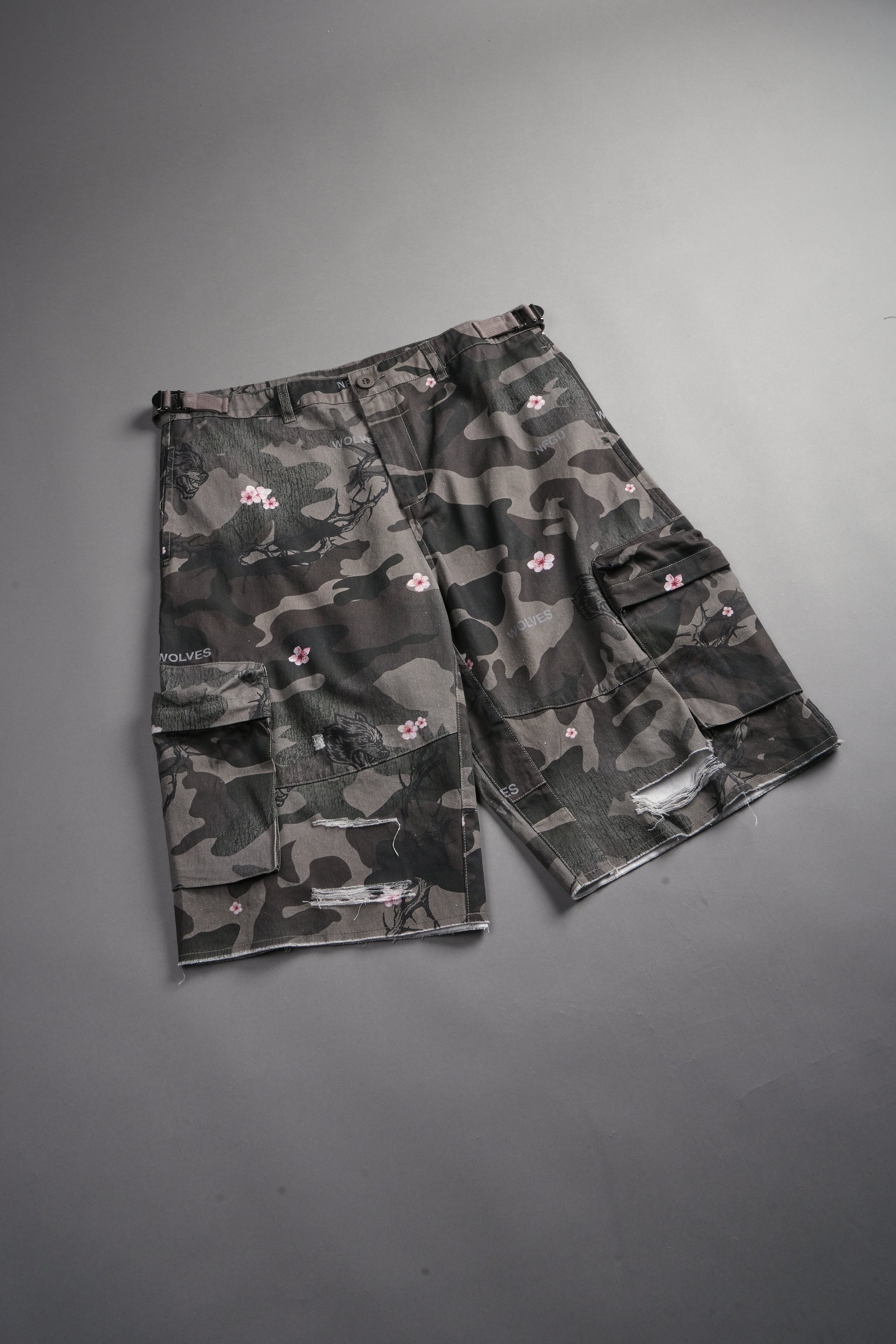 Wolf Pyramid Duke Cargo Shorts in Warrior In A Garden Green Camo