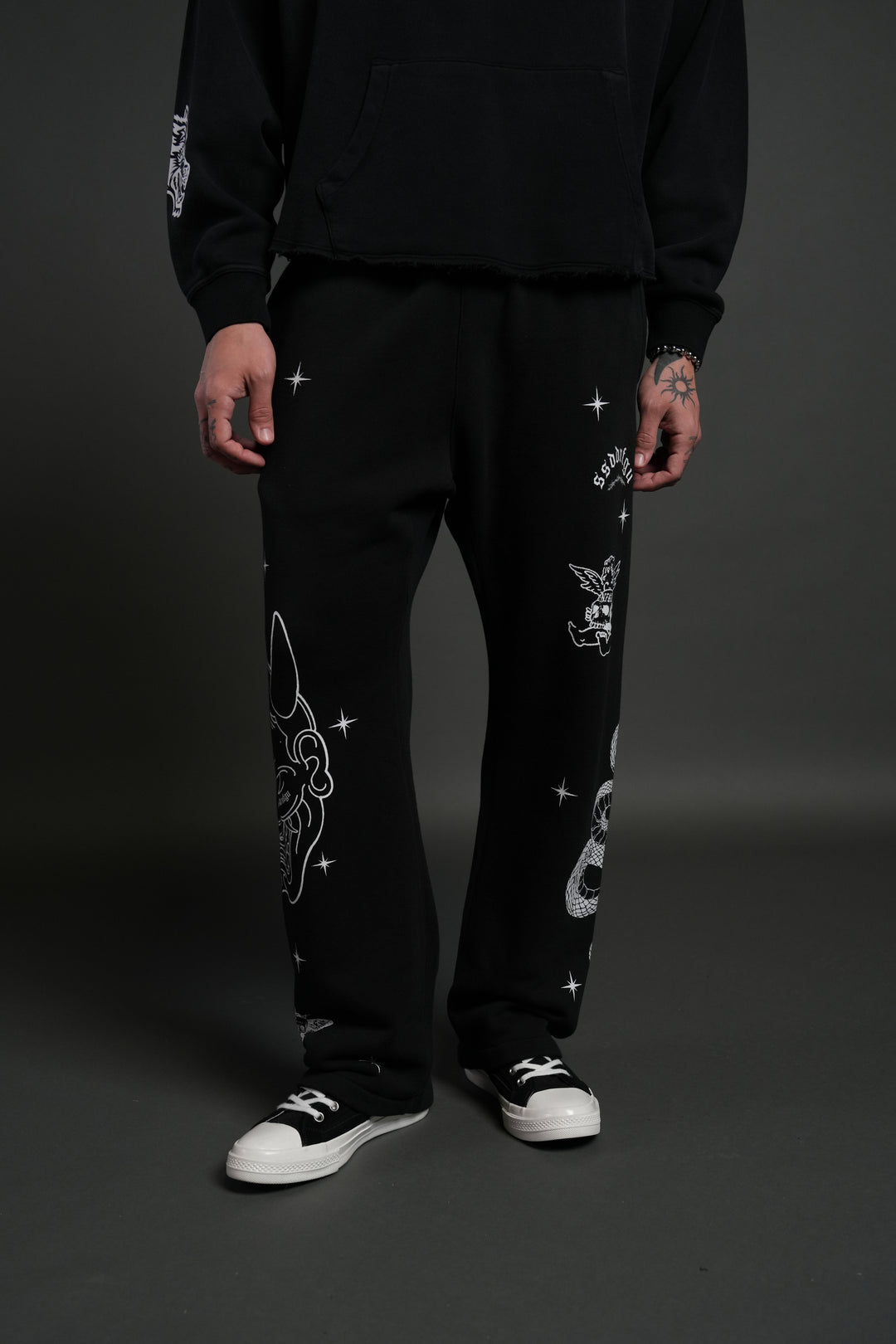 Oni Wolves Bigelow Cargo Sweat Pants in Black
