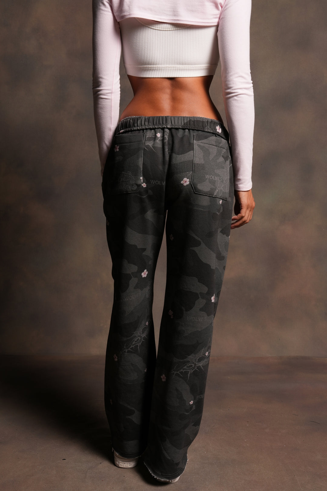 Wolf Chopper Big Cozy Sweats in Warrior In A Garden Black Camo