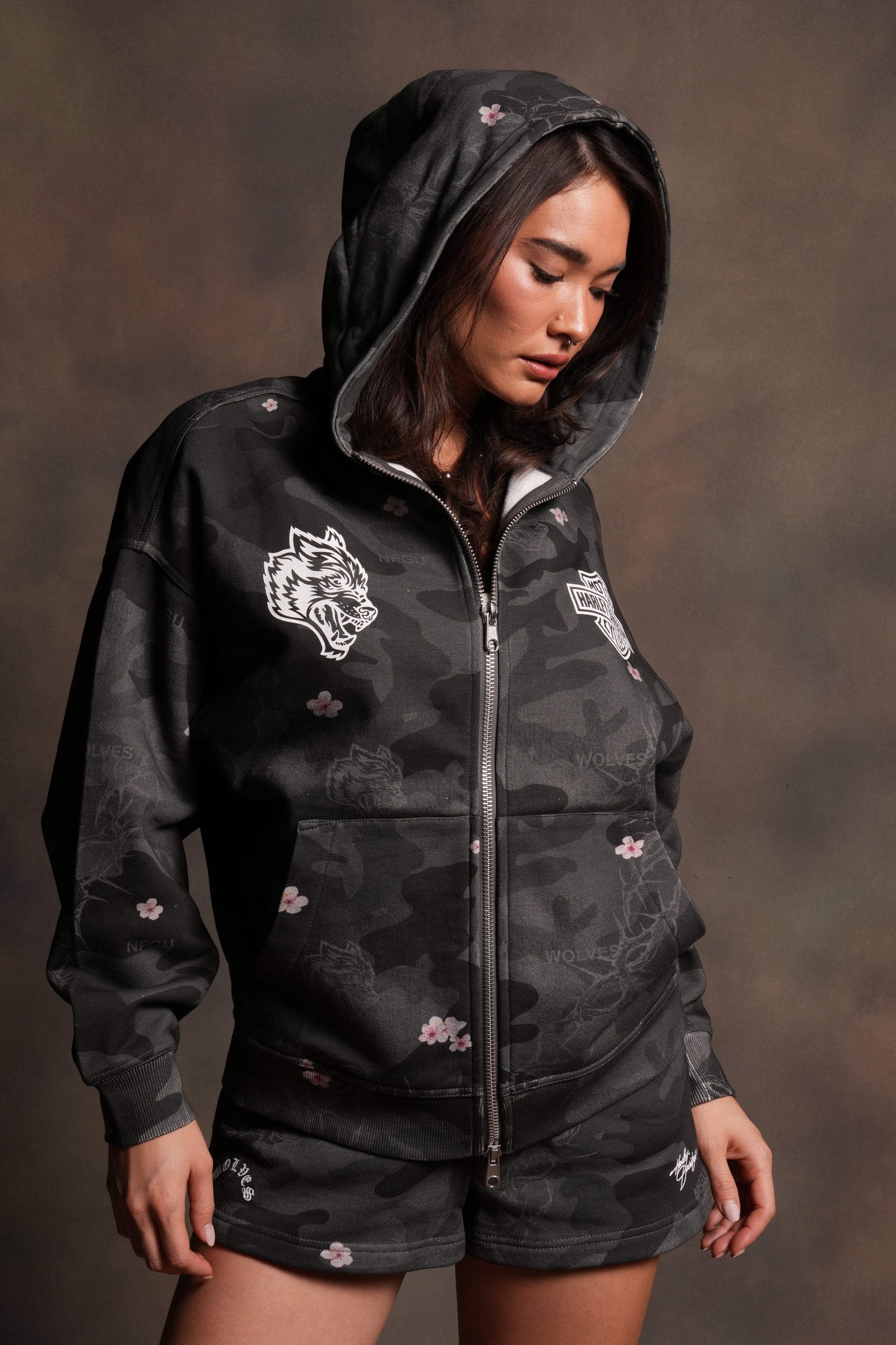 H-D Wolves Anya Double Zip Hoodie in Warrior In A Garden Black Camo