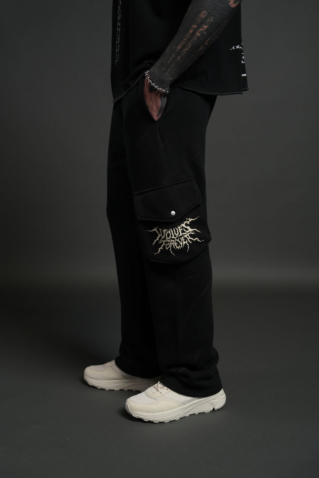 Darc Inferno Bigelow Cargo Sweat Pants in Black