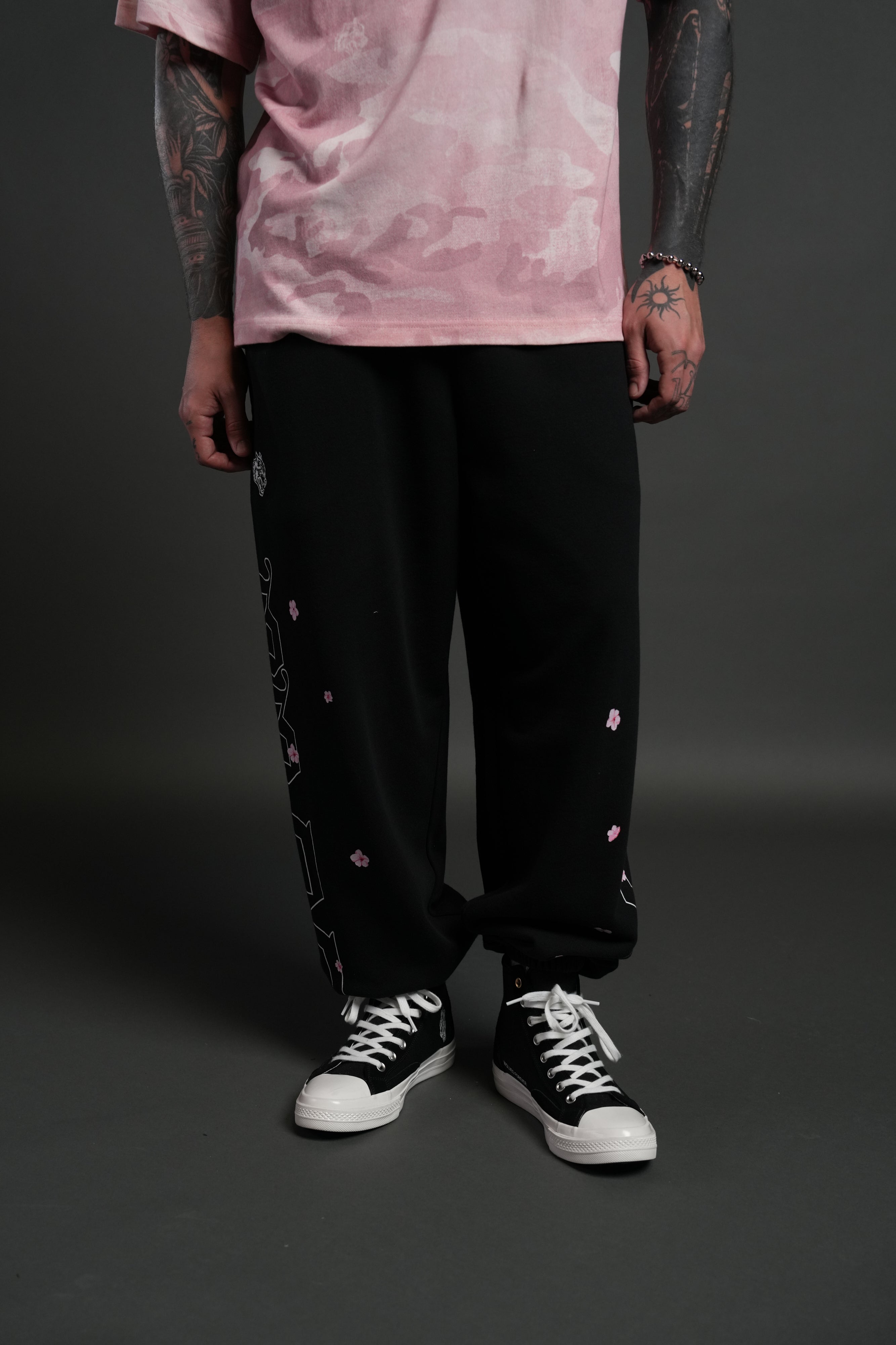 Blossom Mantra Unisex Lounger Sweat Pants in Black