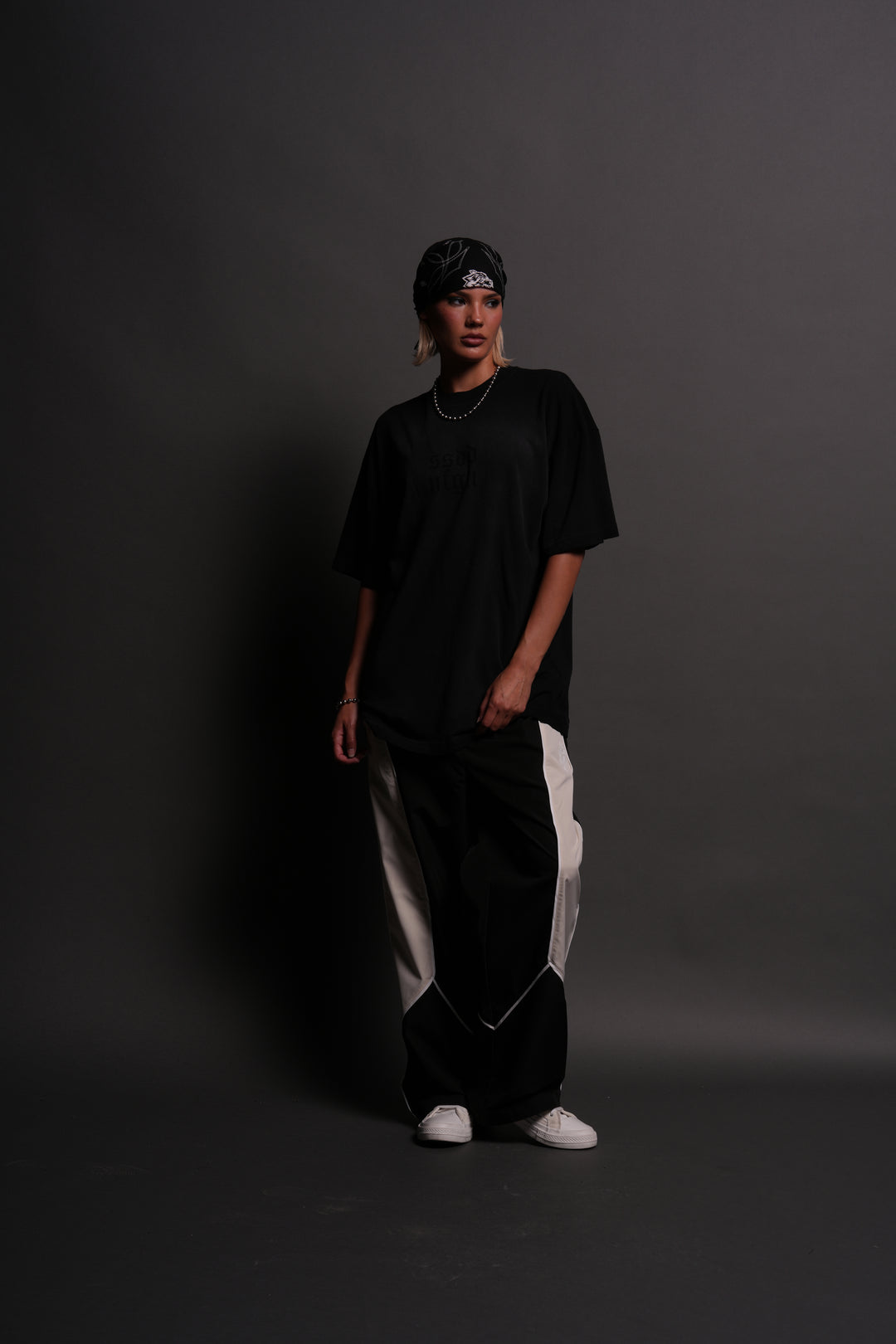 She Has Your Back "Pump Cover" Tee in Black Horizon Sun Fade