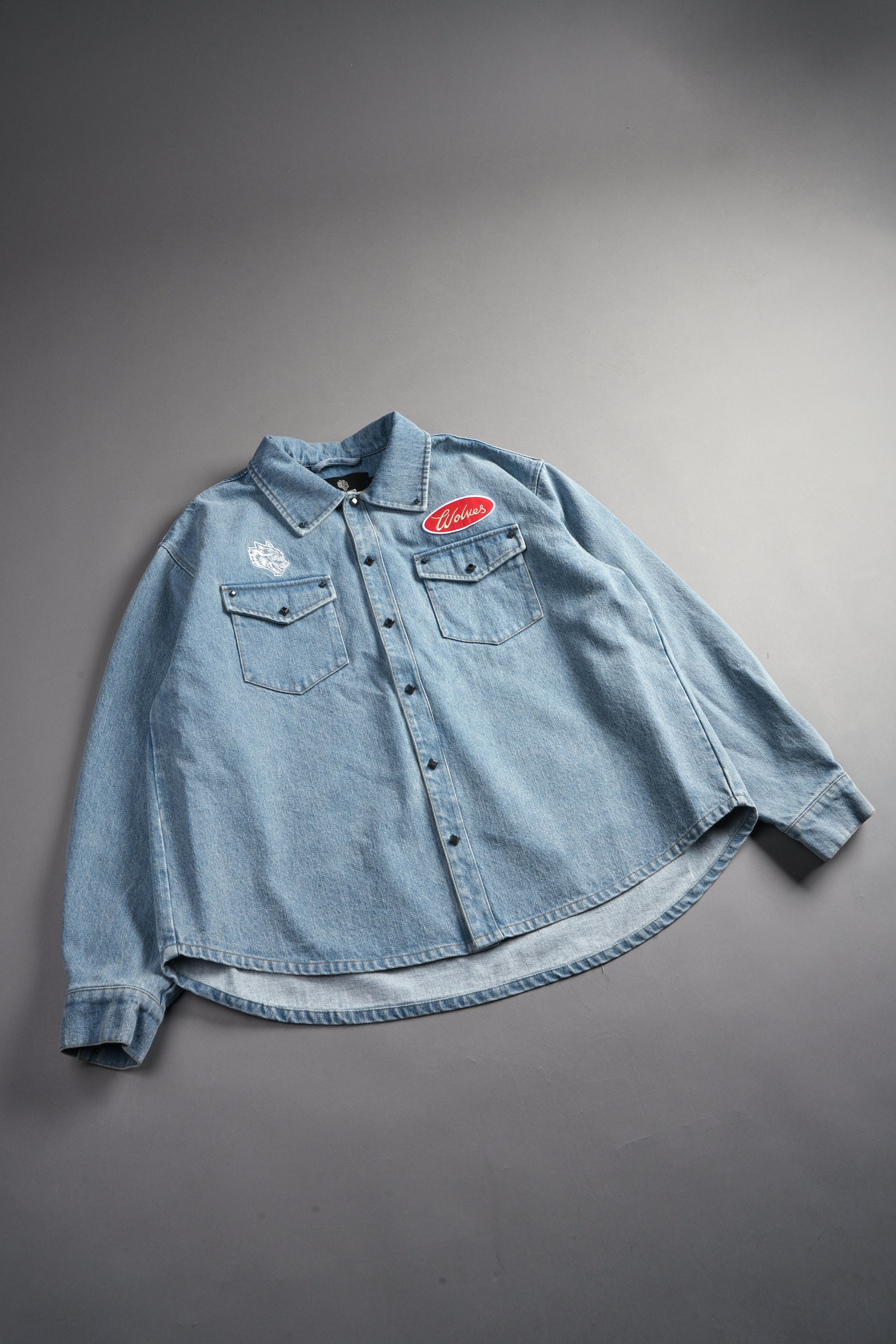 Wlvsfrvr Patch Winslow Denim Shirt Jacket in Light Wash