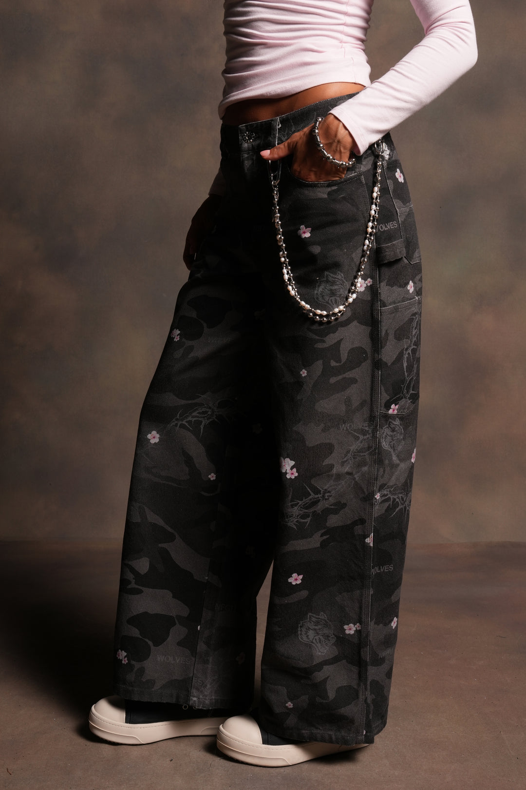 Wolves Chopper Wide Leg Carpenter Pant in Warrior In A Garden Black Camo