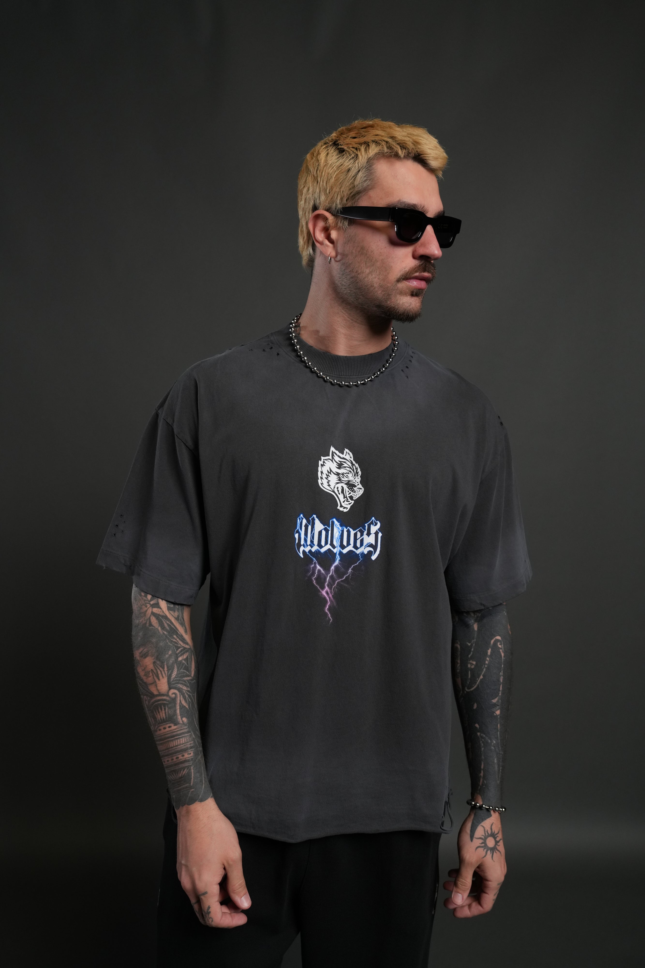 Wolves Lightning Distressed Grunge Tee in Wolf Gray Drift Wash