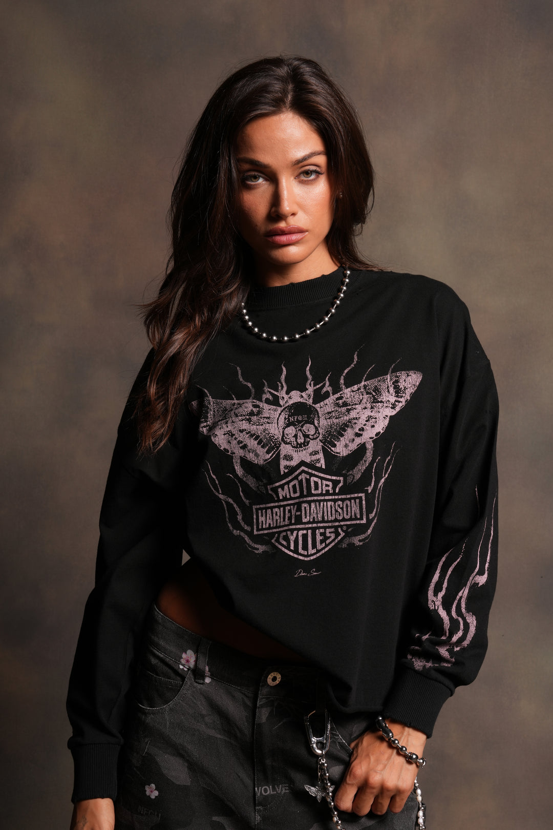 H-D Moth Inferno Distressed Grunge Box Cut Ls Tee in Black