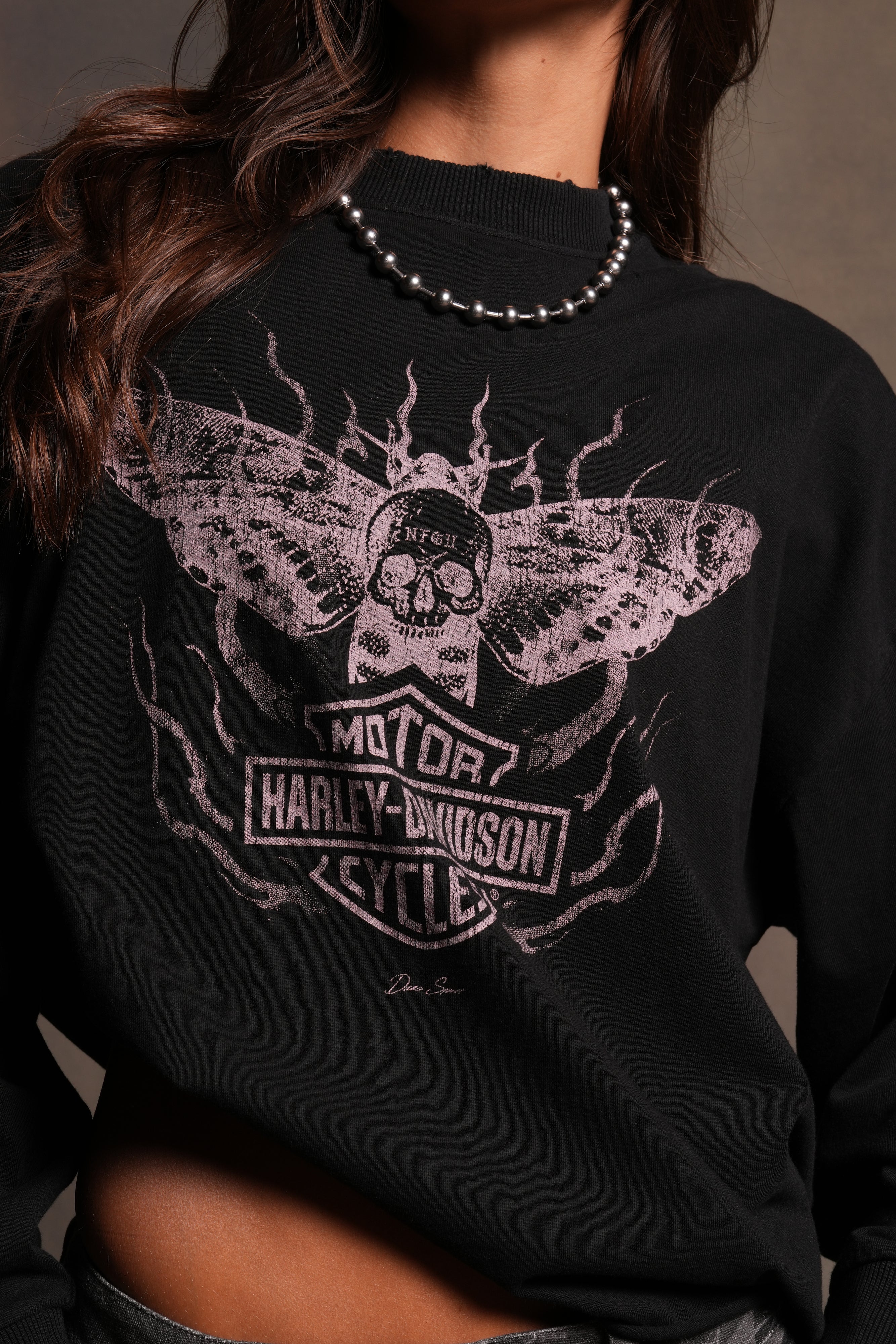 H-D Moth Inferno Distressed Grunge Box Cut Ls Tee in Black