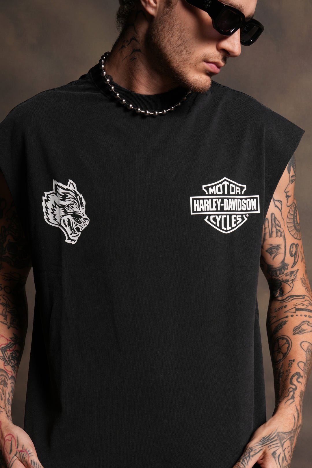 Live Free H-D Distressed Grunge Mid Length Raw Hem Muscle Tee in Washed Black
