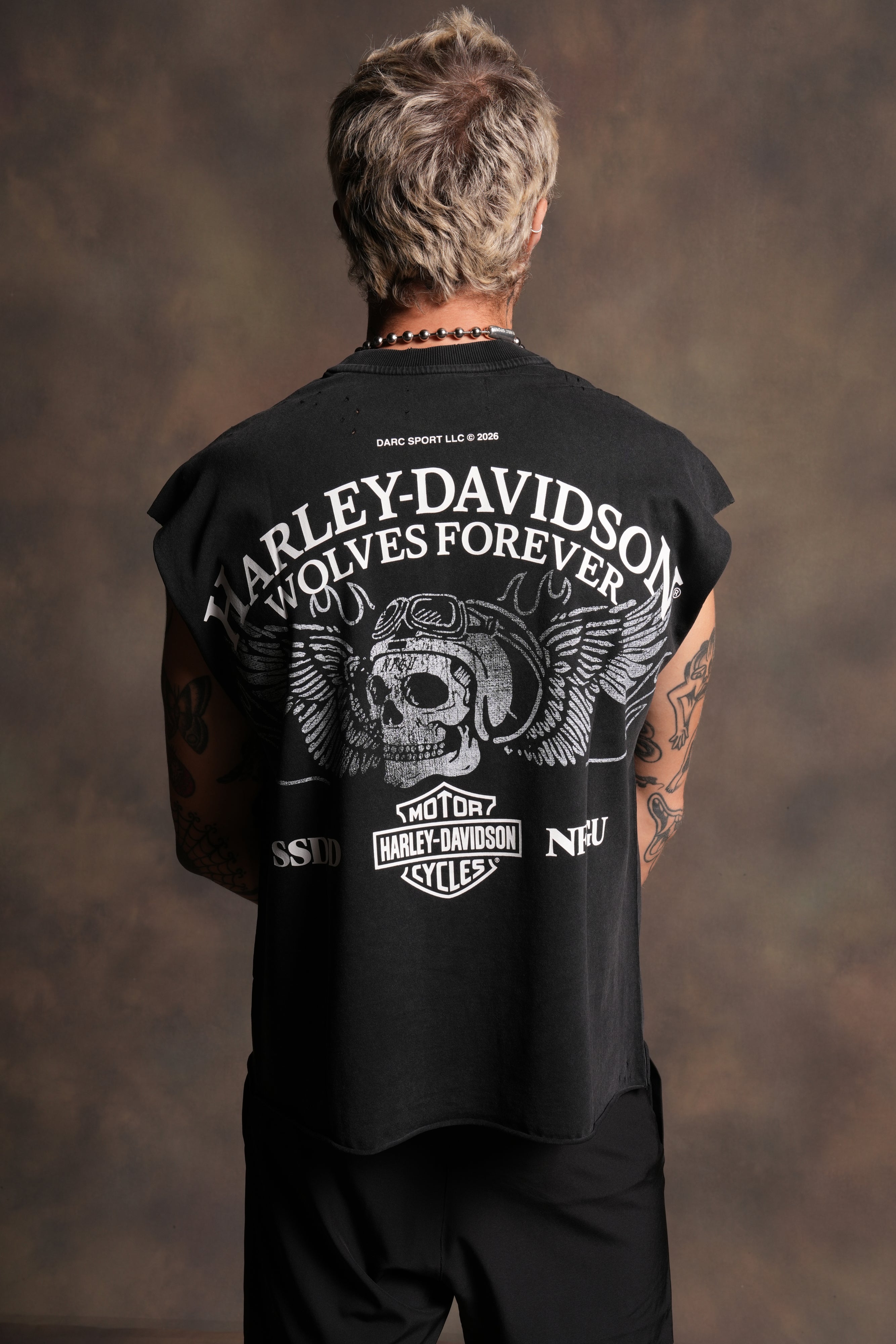 Live Free H-D Distressed Grunge Mid Length Raw Hem Muscle Tee in Washed Black