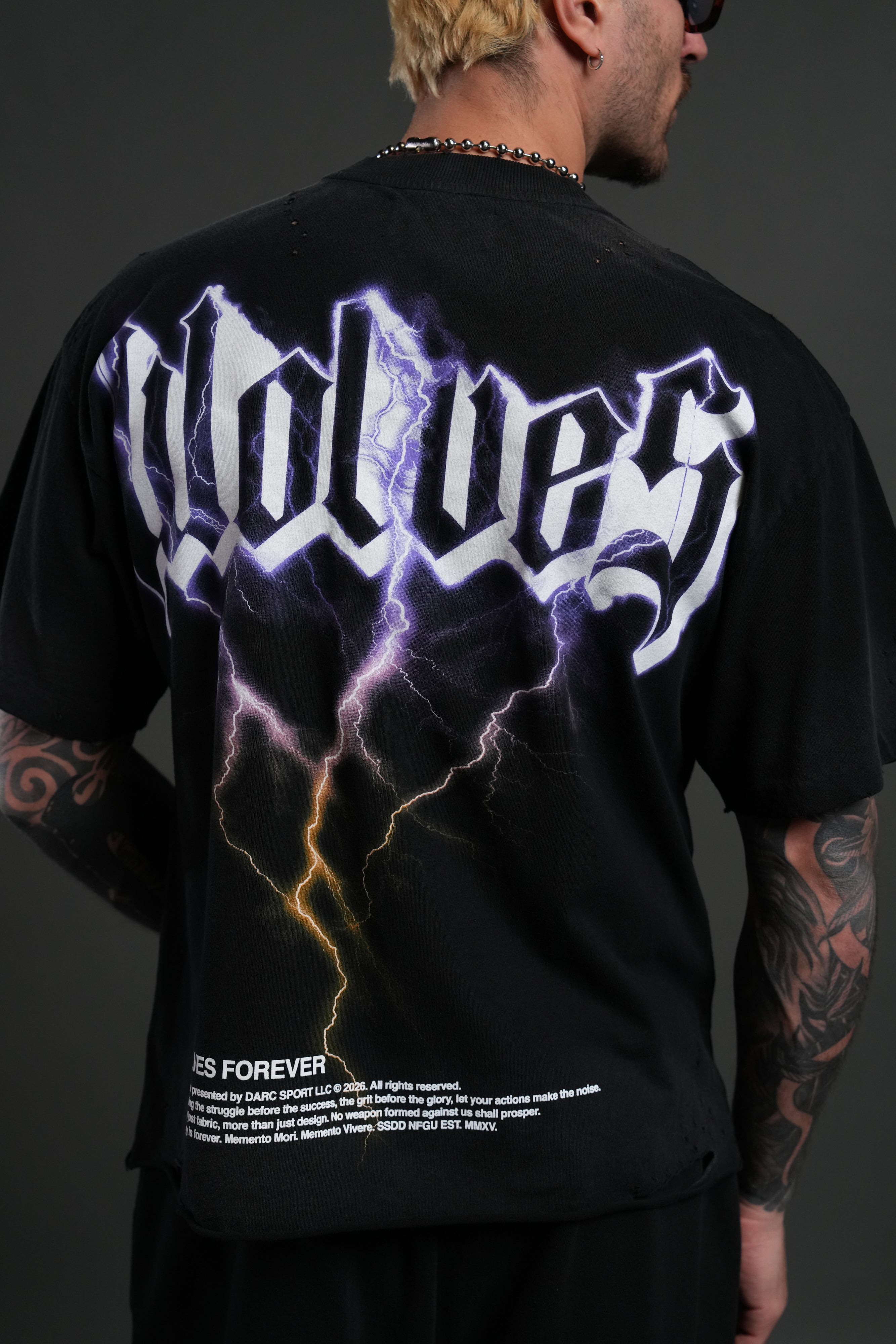 Wolves Lightning Distressed Grunge Tee in Black Drift Wash