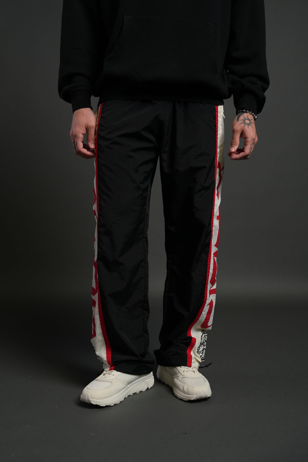 SSDDNFGU Remind Track Pants in Black/Cream/Red