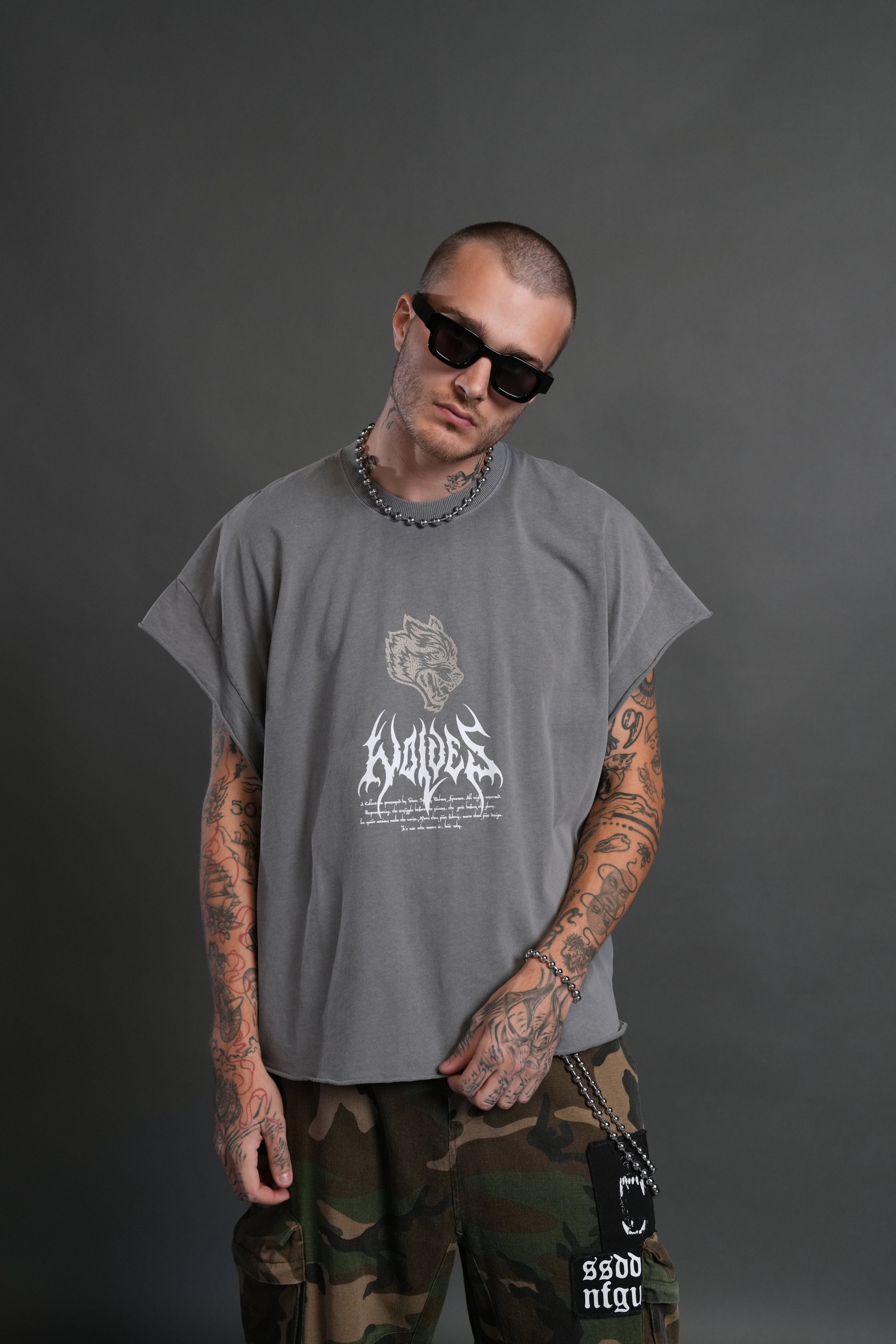 Shadow Shaman Grunge Cut-Off Tee in Dove Gray