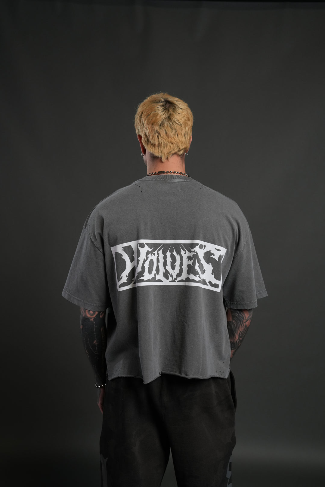 Midnight Wolves Distressed Grunge "Box Cut" Tee V2 in Slate Gray
