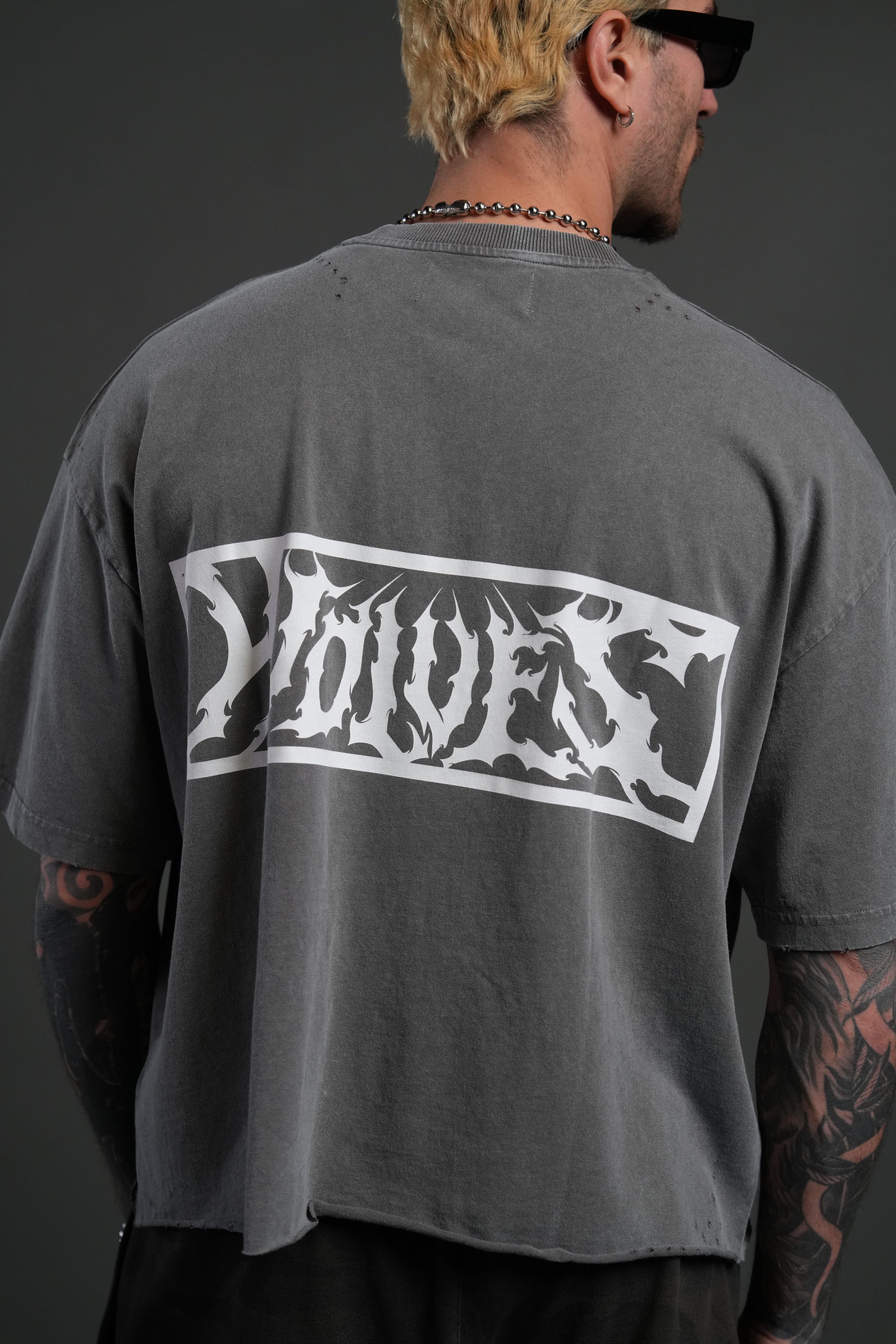 Midnight Wolves Distressed Grunge "Box Cut" Tee V2 in Slate Gray